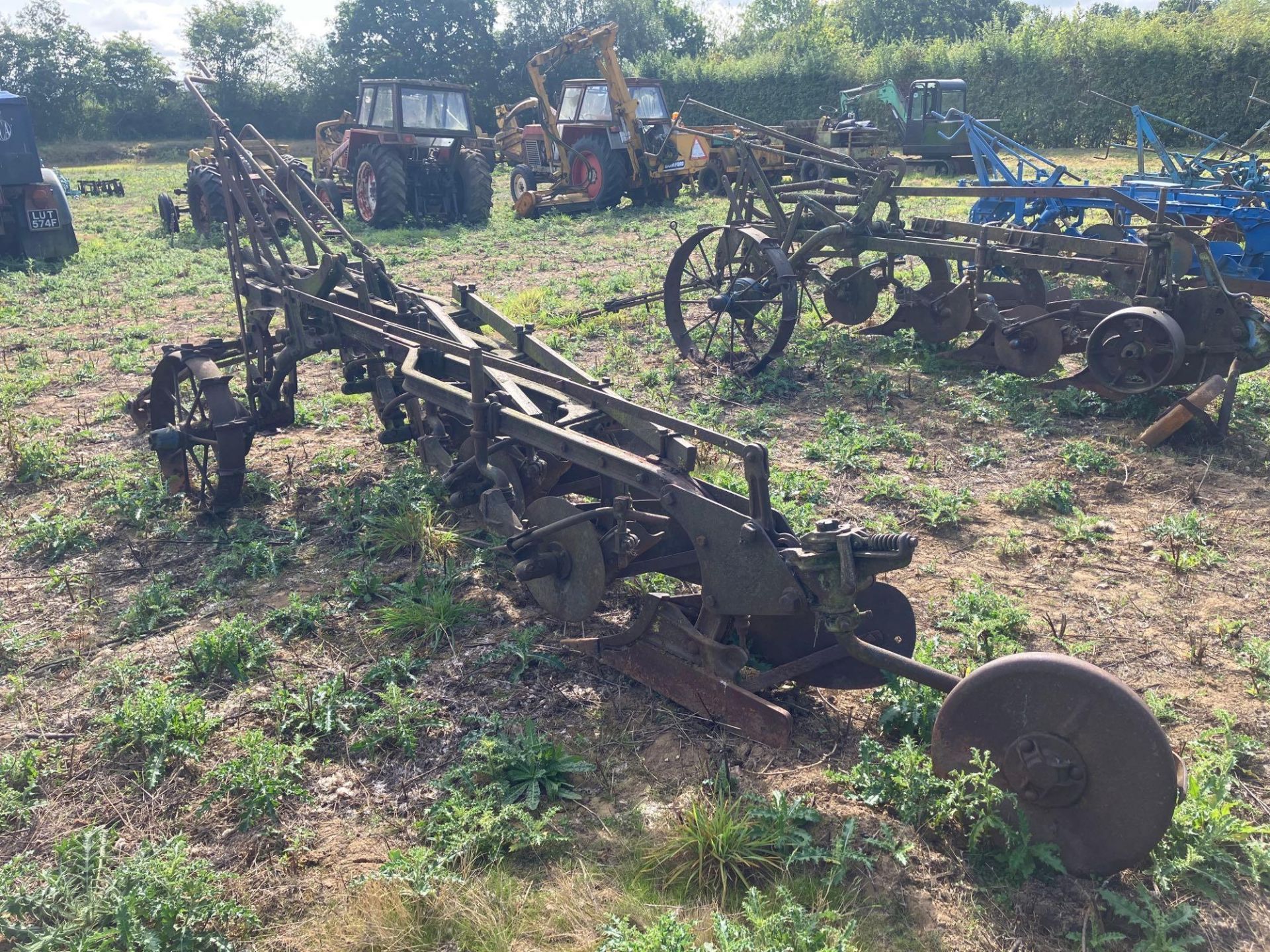 Trailed 4f conventional plough - Image 3 of 4