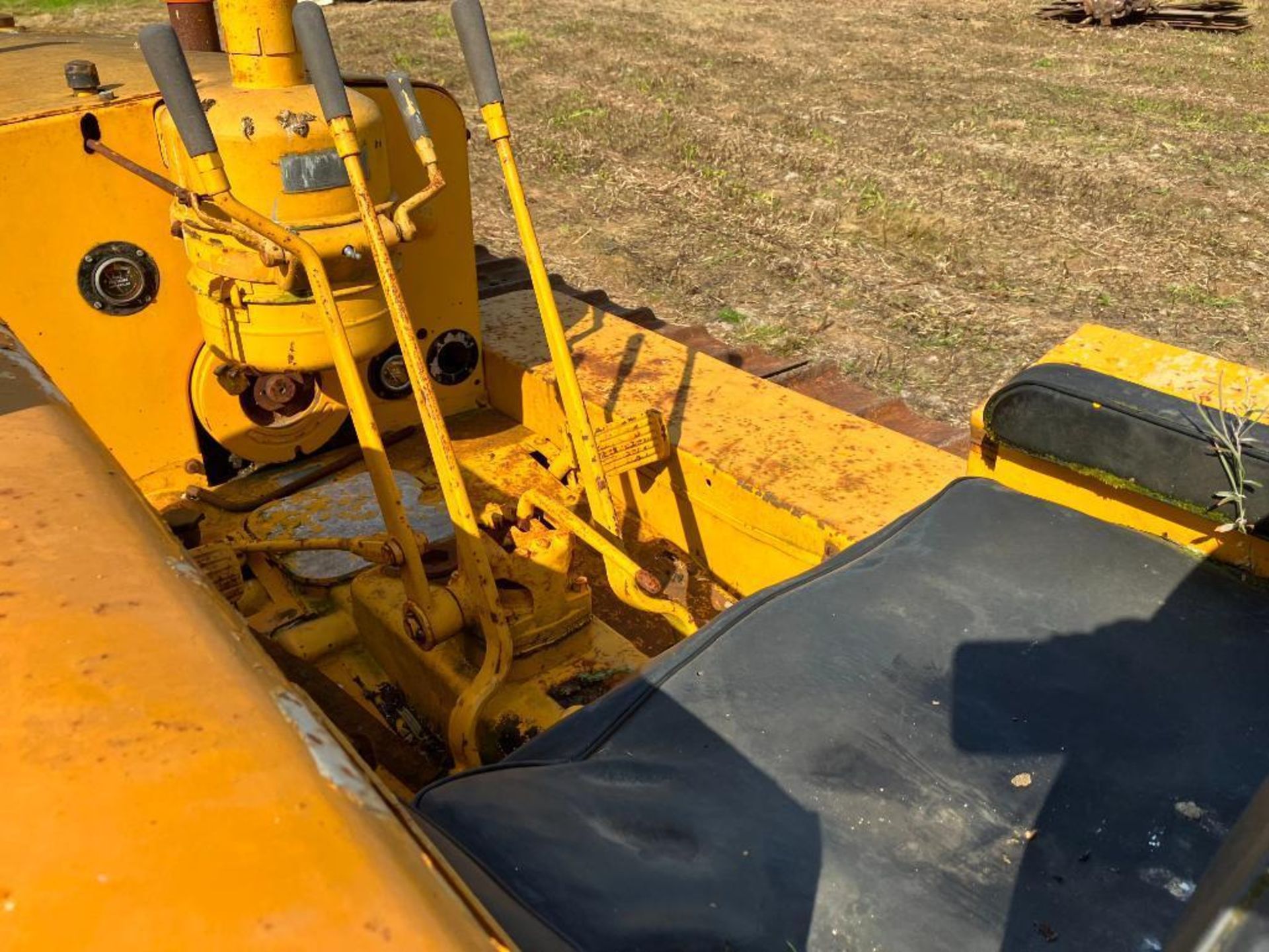 1949 Caterpillar D4 wide gauge metal tracked crawler with 16" tracks , swinging drawbar and rear cab - Image 8 of 18