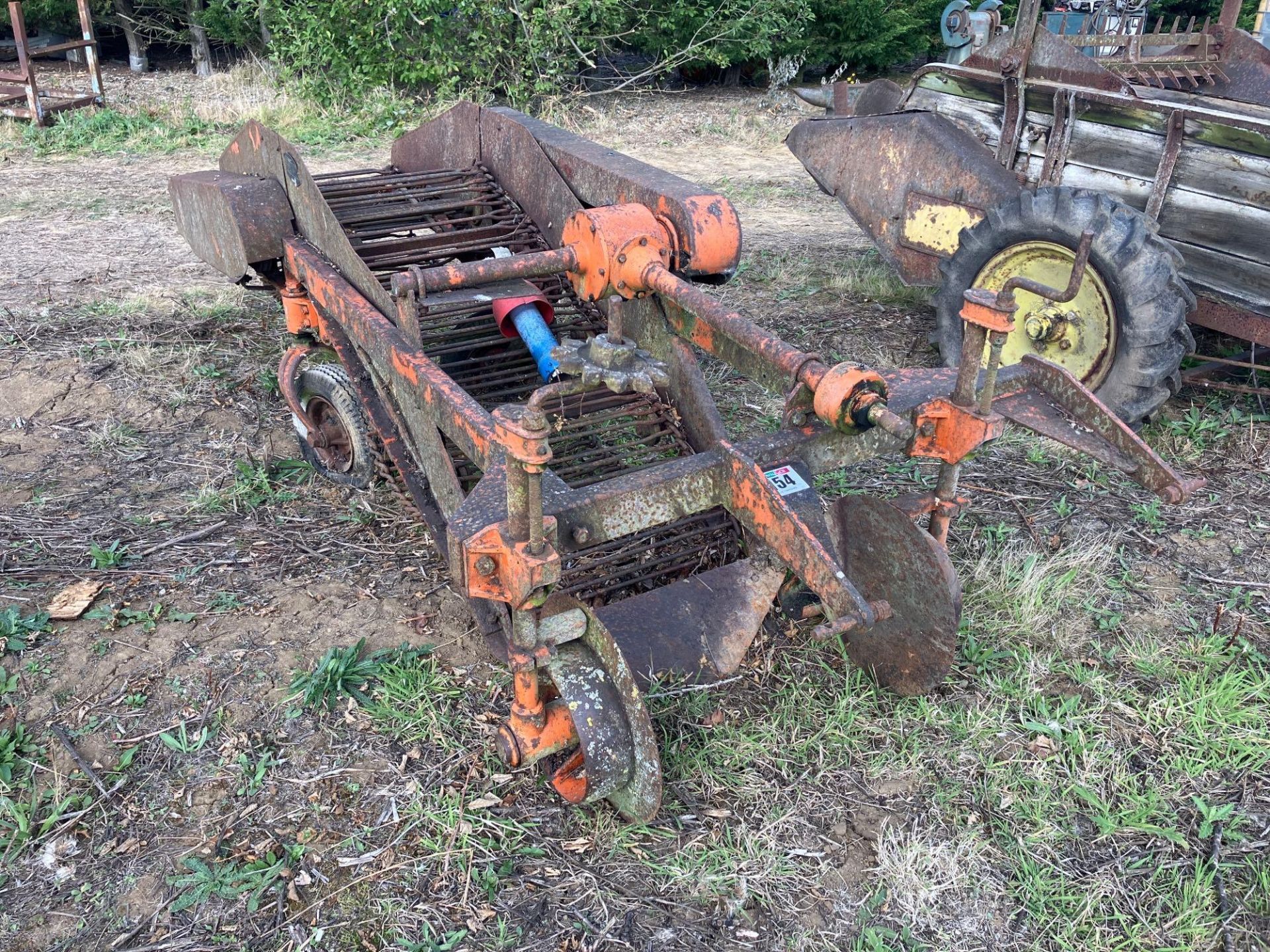 Single row potato hoover