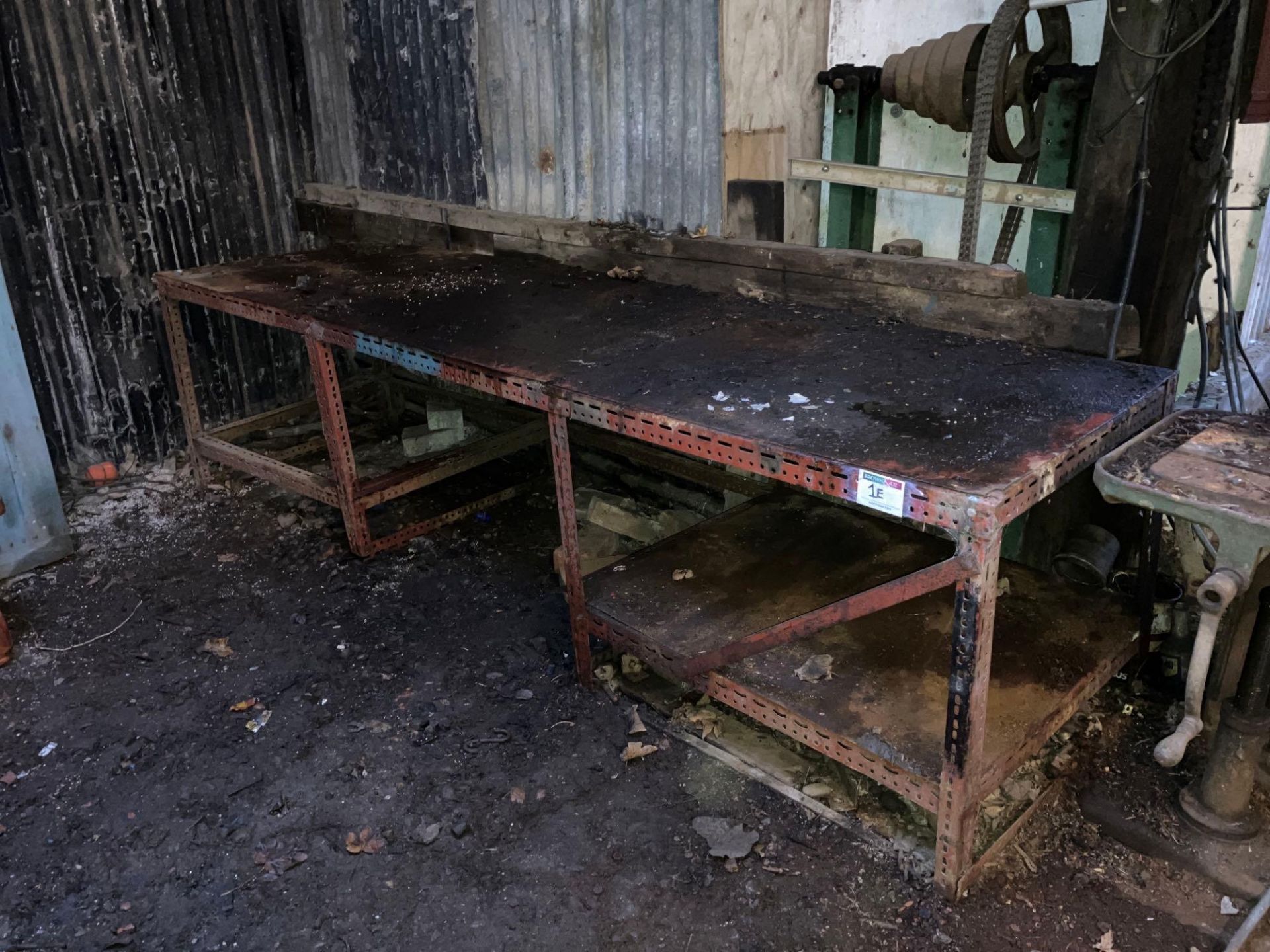 Work bench Please note - this is sold in situ, buyer to remove and disconnect at their own risk