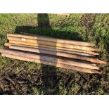 Quantity fence posts