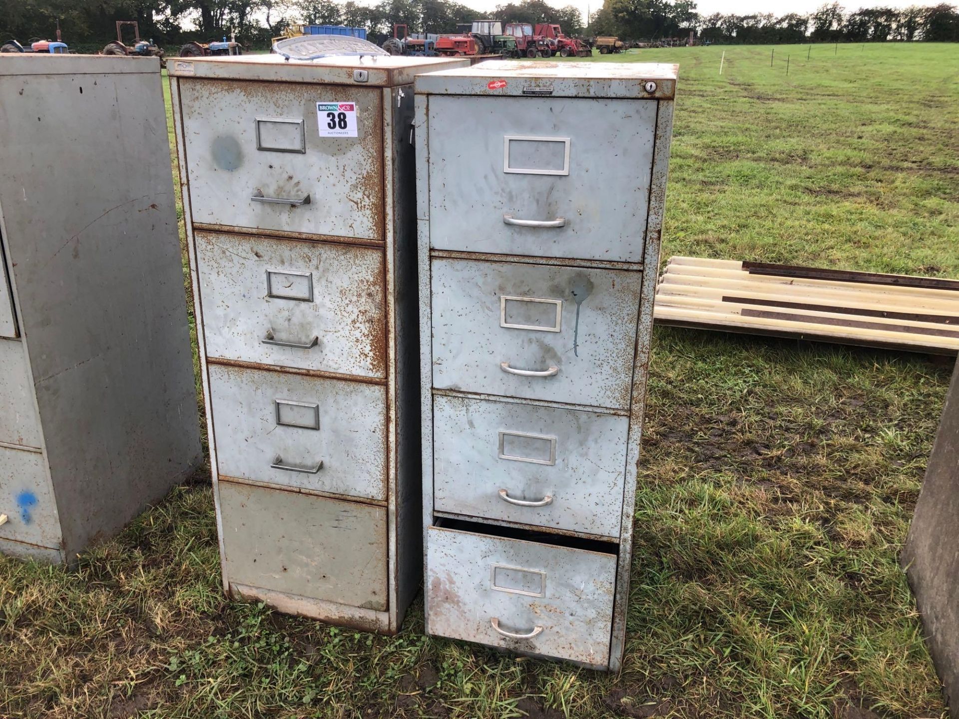 2No filing cabinets