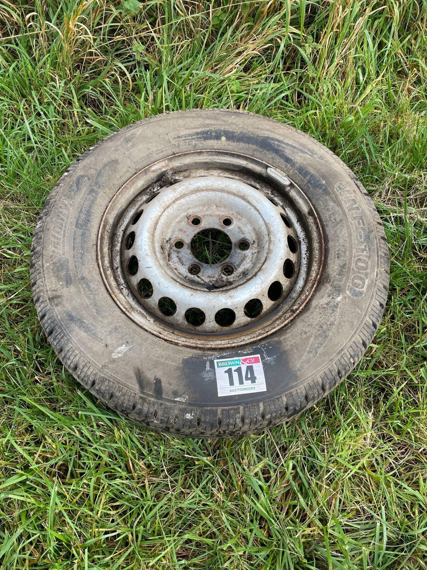 Single 235/65R16C wheel and tyre
