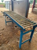 Roller conveyor table