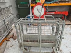 Weighing crate and scales