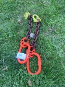 Pair of lifting chains. No VAT