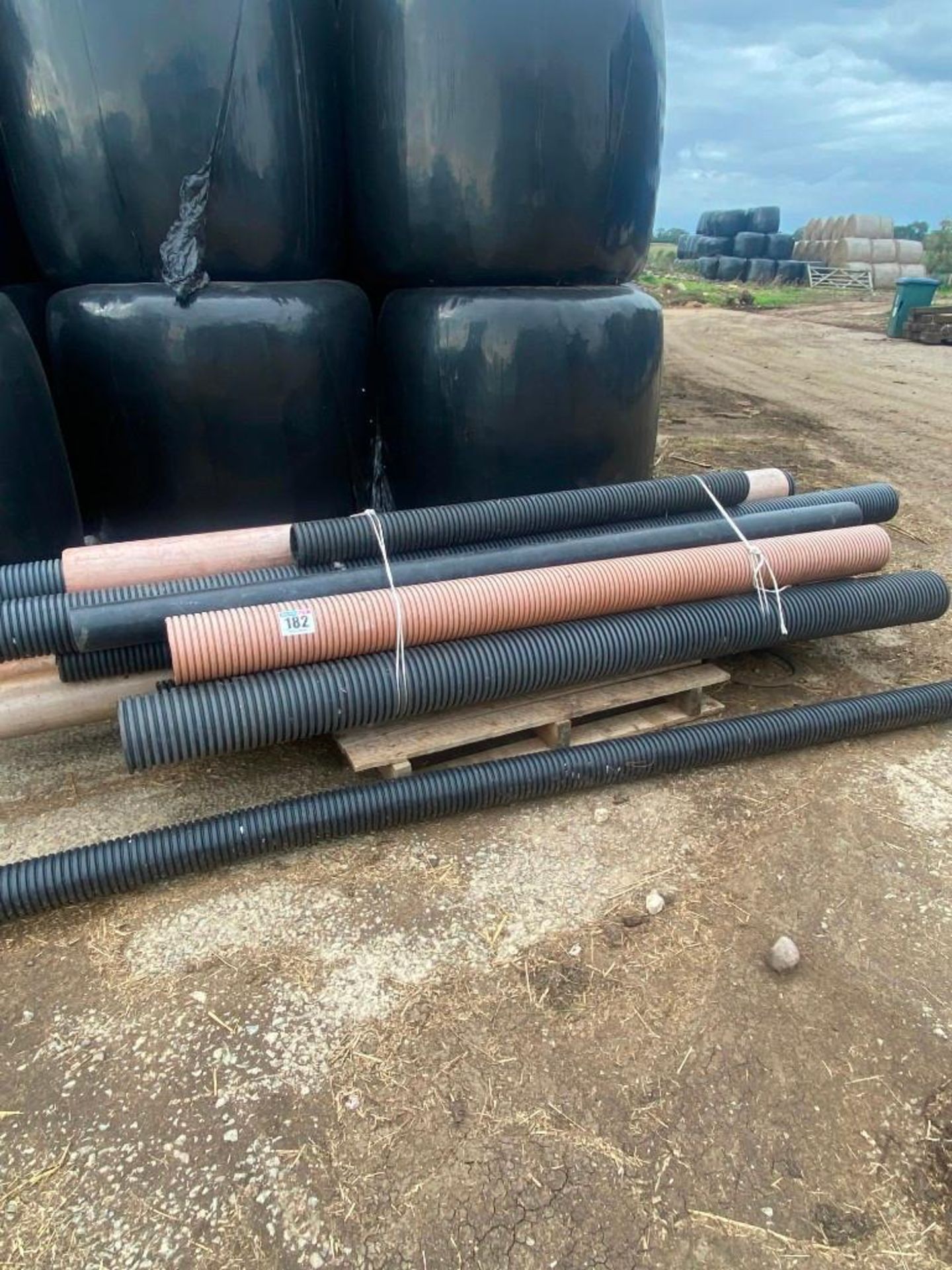 Qty of drainage pipe