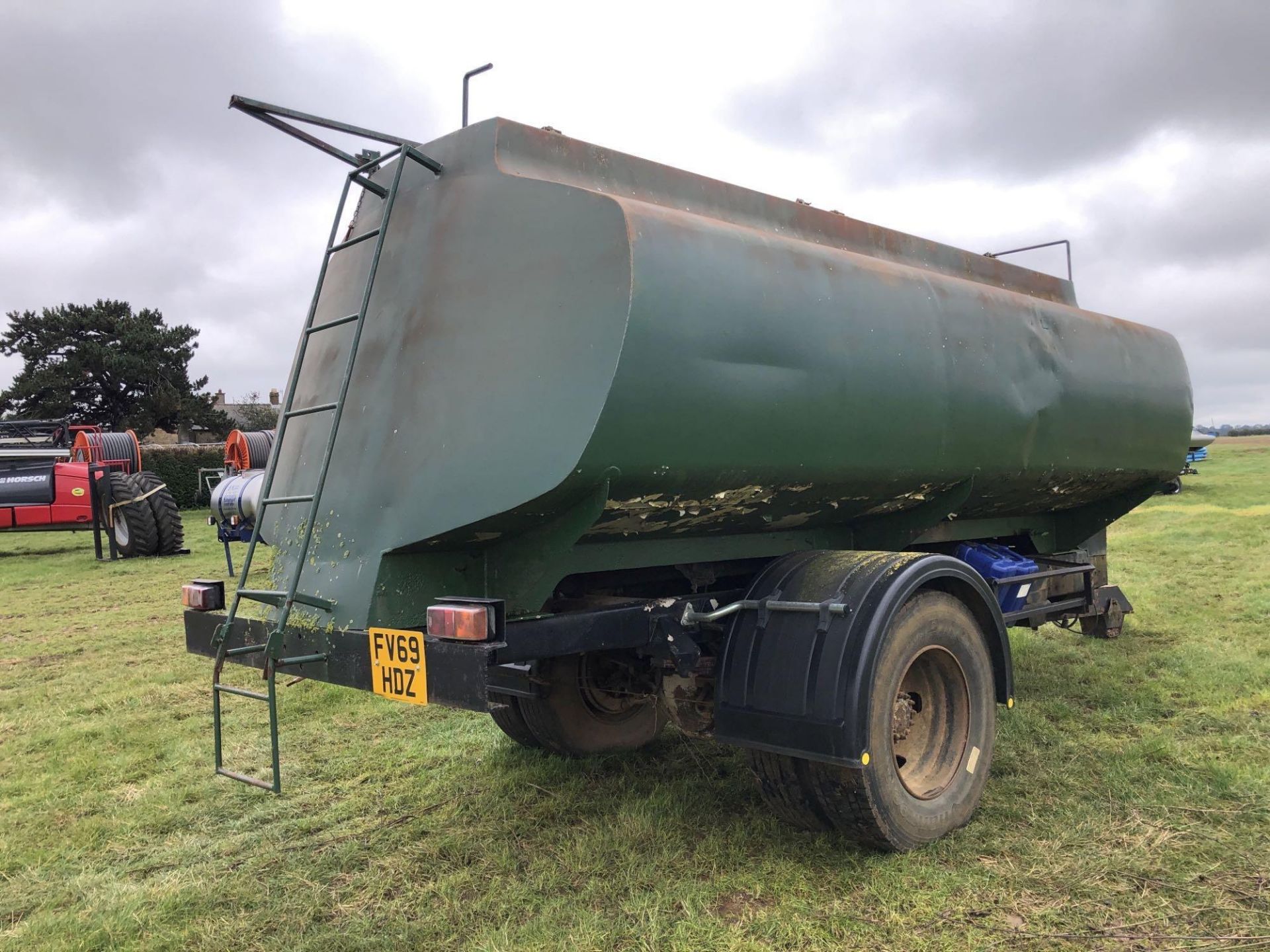 10,000l fuel bowser, with 12v electric pump on 295/80R22.5 wheels and tyres - Image 5 of 5