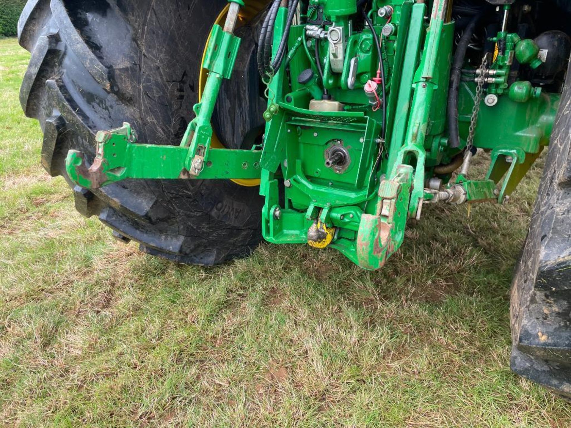 2017 John Deere 6195R 4wd Autopowr 50Kph tractor with front TLS suspension, cab suspension, air brak - Image 6 of 21