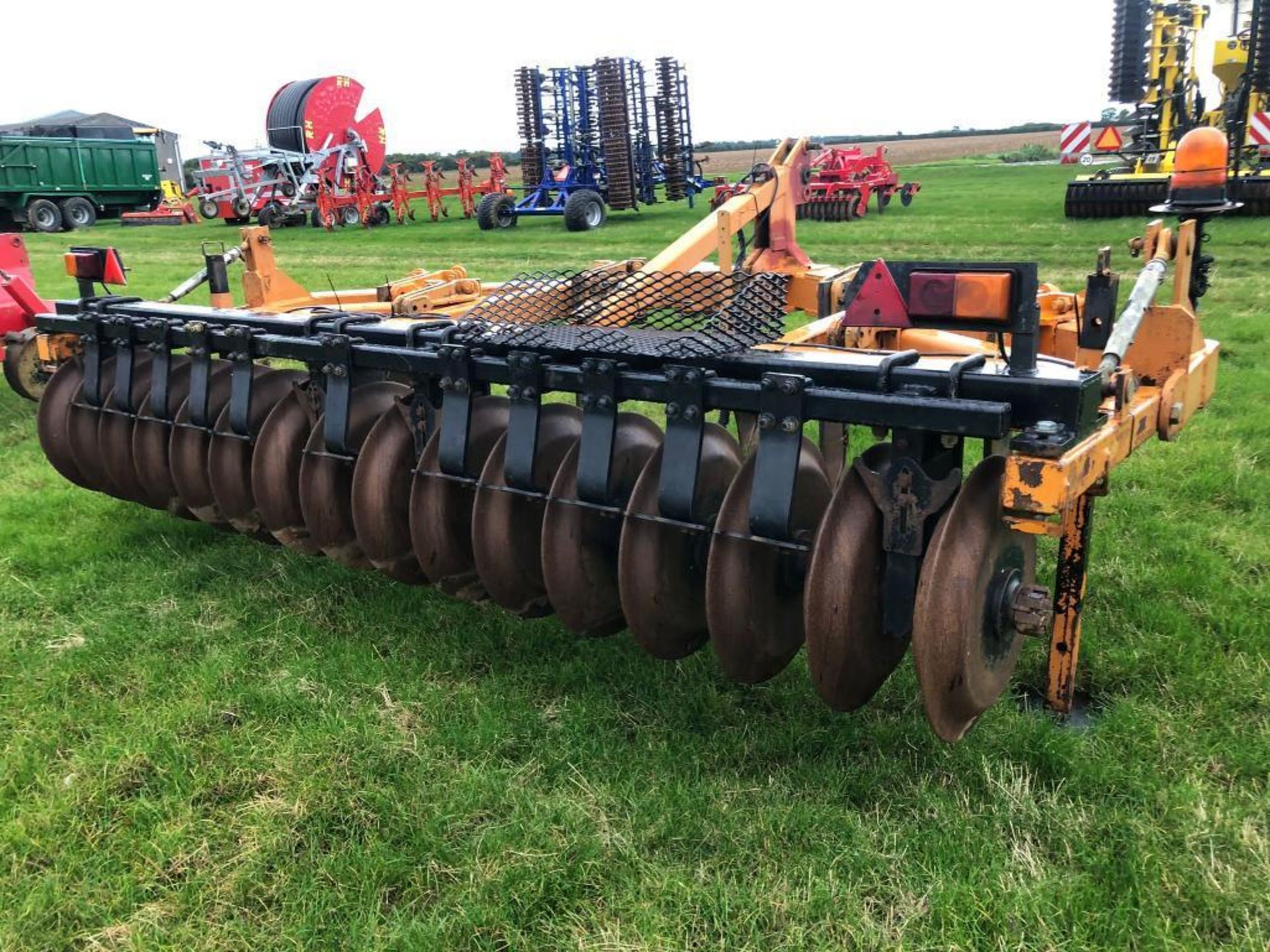 Simba Flatliner FL500/3.8T 5 leg subsoiler with DD packer, linkage mounted with 2 additional leg bra - Image 9 of 10