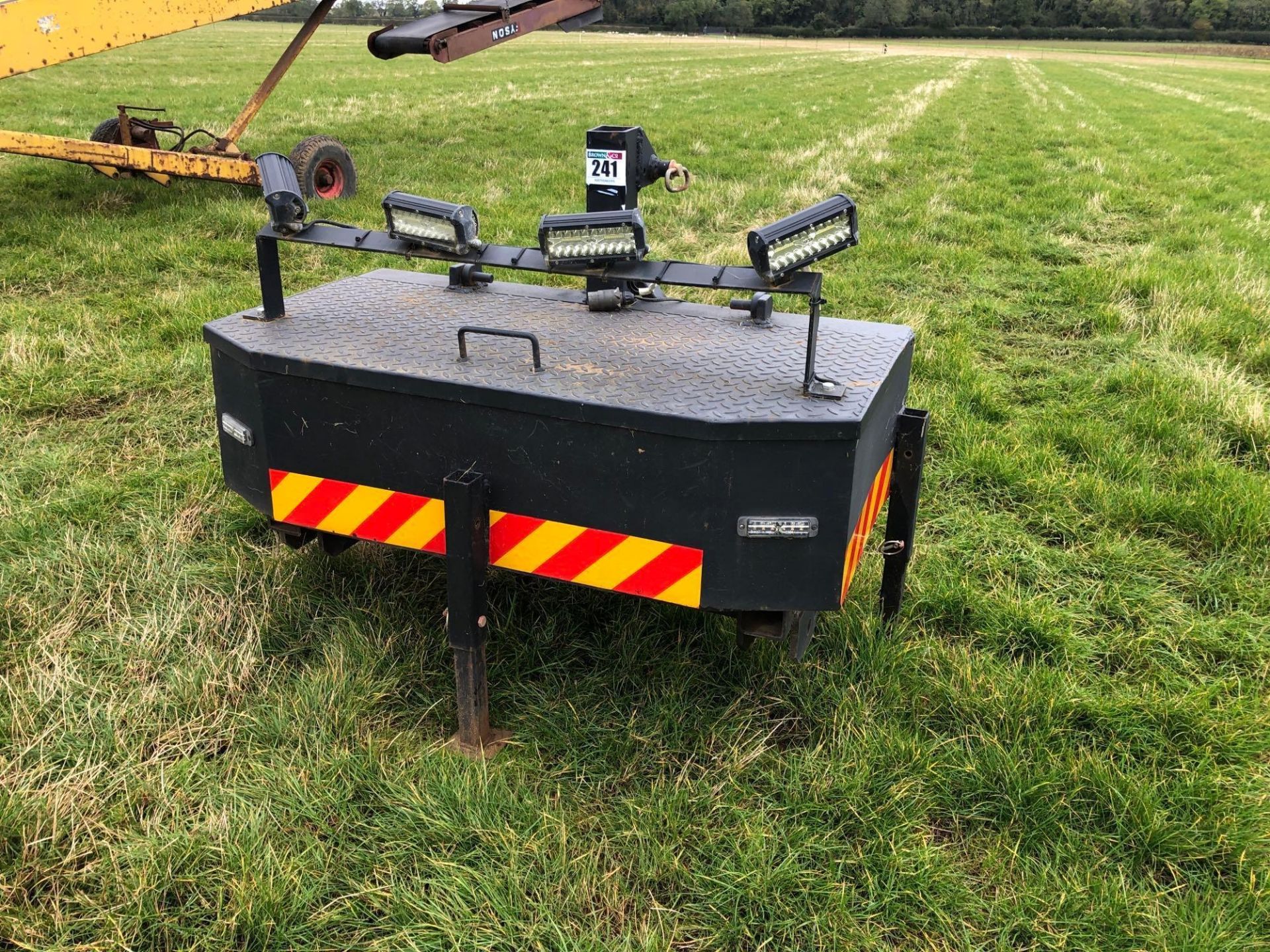 Toolbox, linkage mounted with LED lights