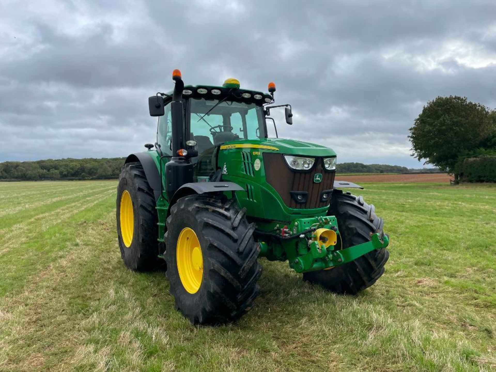 2017 John Deere 6195R 4wd Autopowr 50Kph tractor with front TLS suspension, cab suspension, air brak - Image 2 of 21