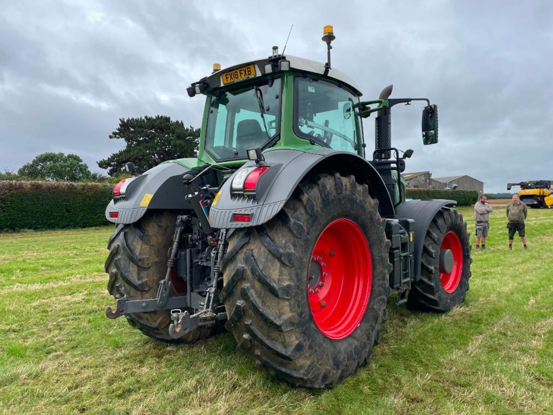 2018 Fendt 930 Vario Profi Plus 65kph 4wd tractor with front and cab suspension, front linkage and h - Image 9 of 20