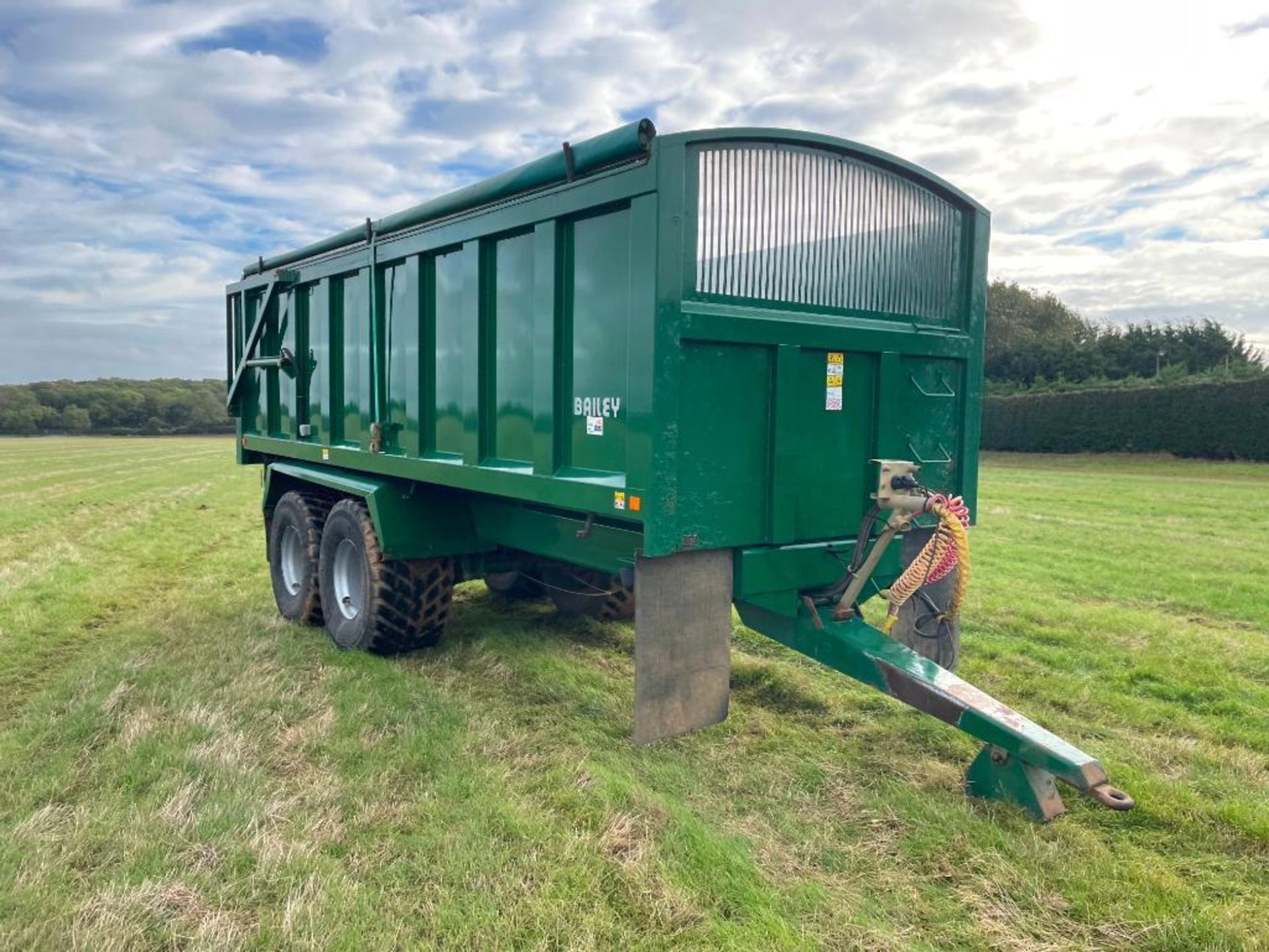 2012 Bailey 18t Beeteaper, sprung drawbar, air brakes, hydraulic tailgate, grain chute, manual rollo - Image 6 of 20