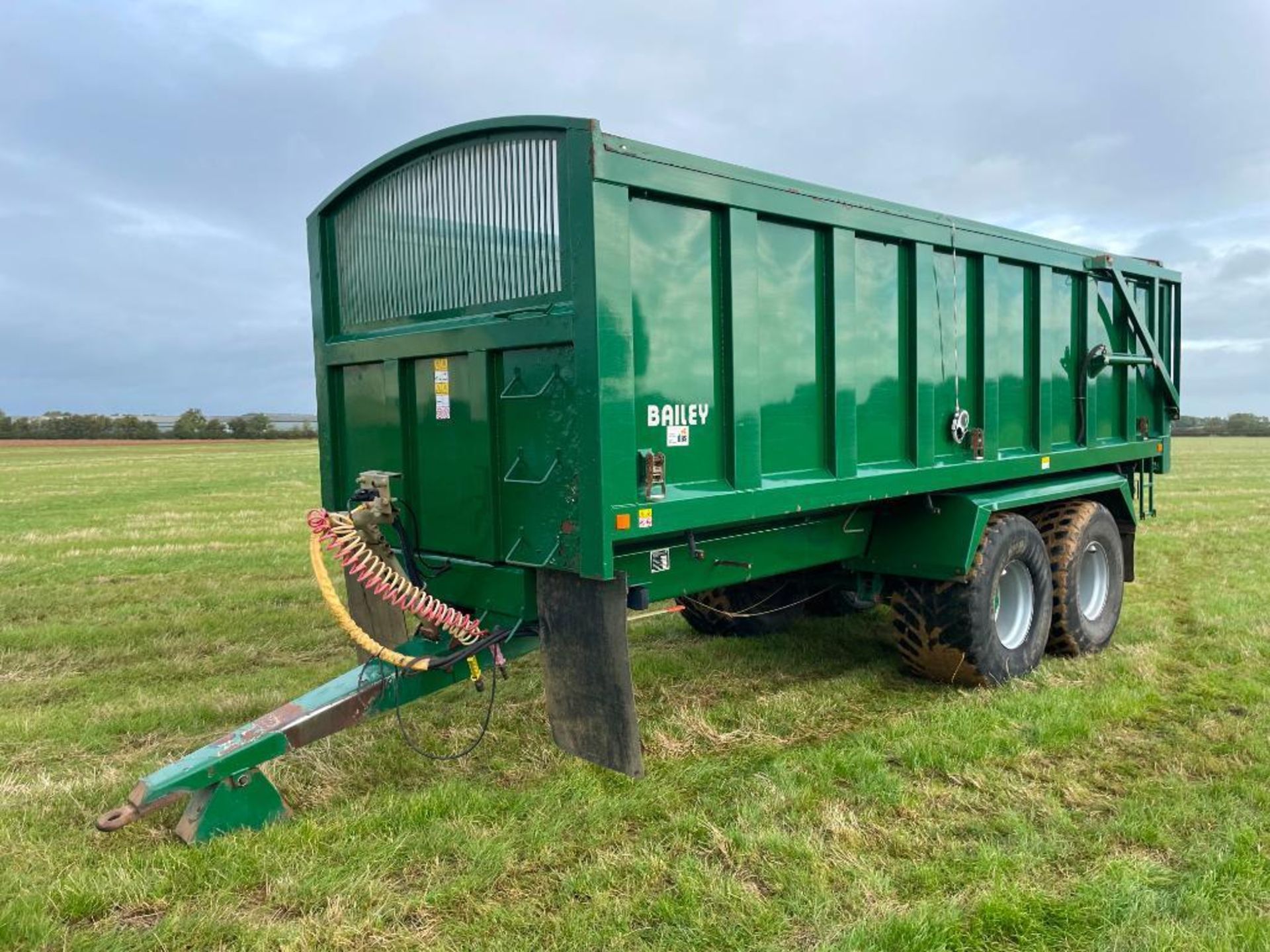 2012 Bailey 18t Beeteaper, sprung drawbar, air brakes, hydraulic tailgate, grain chute, manual rollo - Image 15 of 20