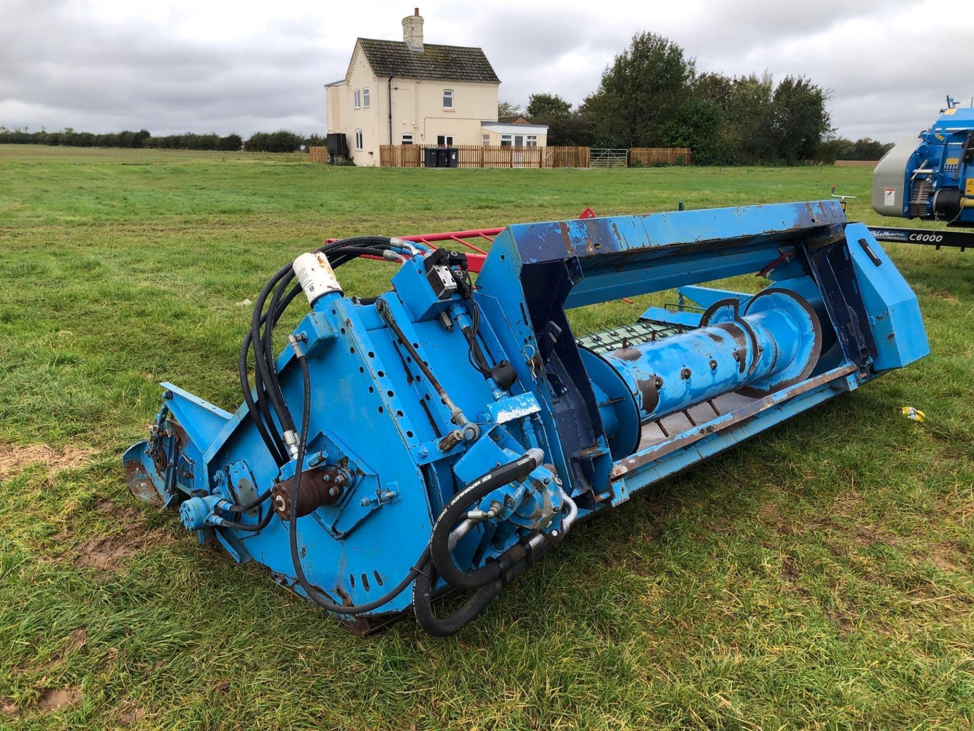 2002 Shelbourne Reynolds 3.5m pick up header. Serial No: 72105 NB control box in office - Image 2 of 10