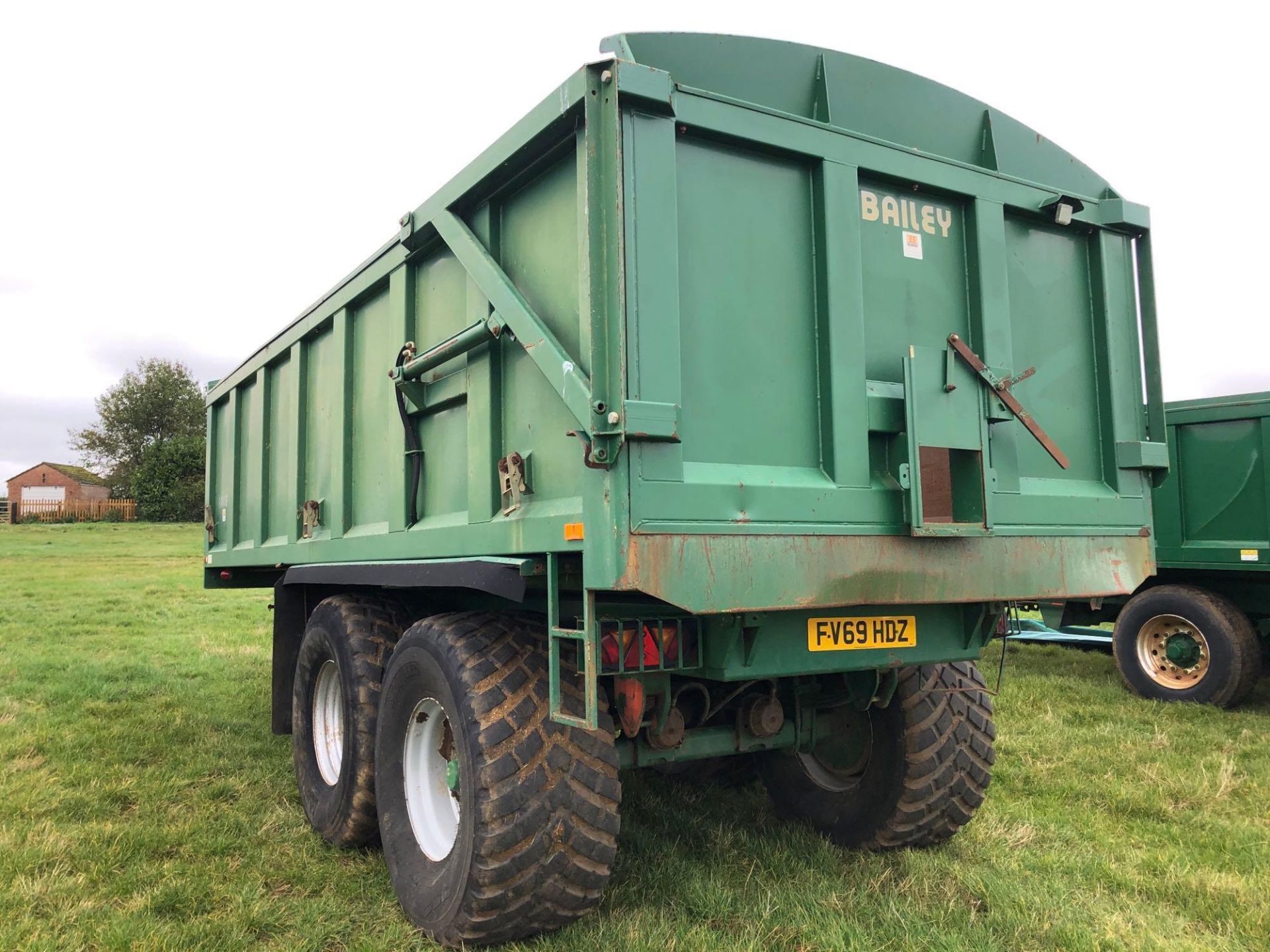 2008 Bailey 14t grain trailer, sprung drawbar, air brakes, hydraulic tailgate, grain chute, manual r - Image 4 of 8