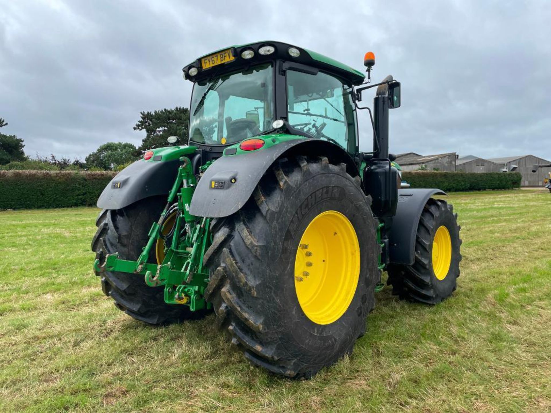 2017 John Deere 6195R 4wd Autopowr 50Kph tractor with front TLS suspension, cab suspension, air brak - Image 5 of 21