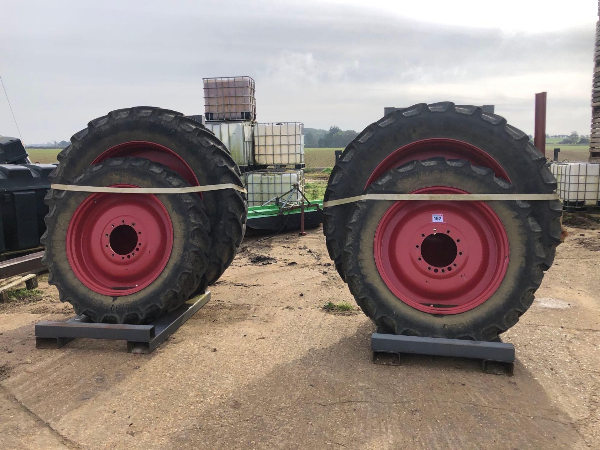 Set Mitas 380/80R38 front and Continental 480/80R50 rear wheels and tyres with Fendt VarioGrip centr