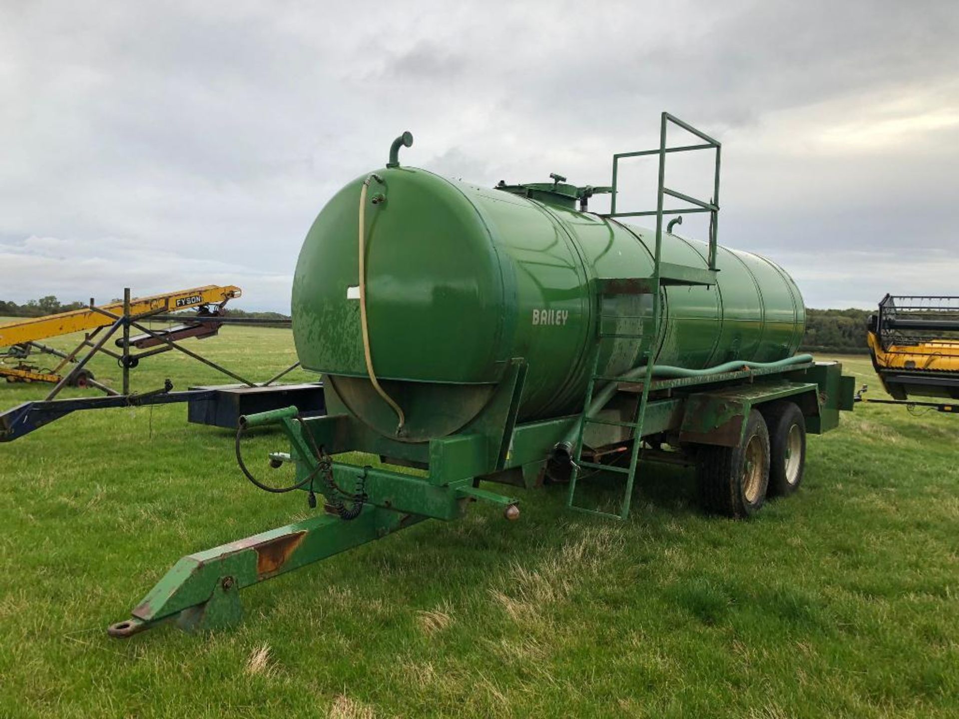 2006 Bailey 12,000l stainless steel bowser with Honda 3" pump on 385/65R22.5 wheels and tyres - Image 5 of 6