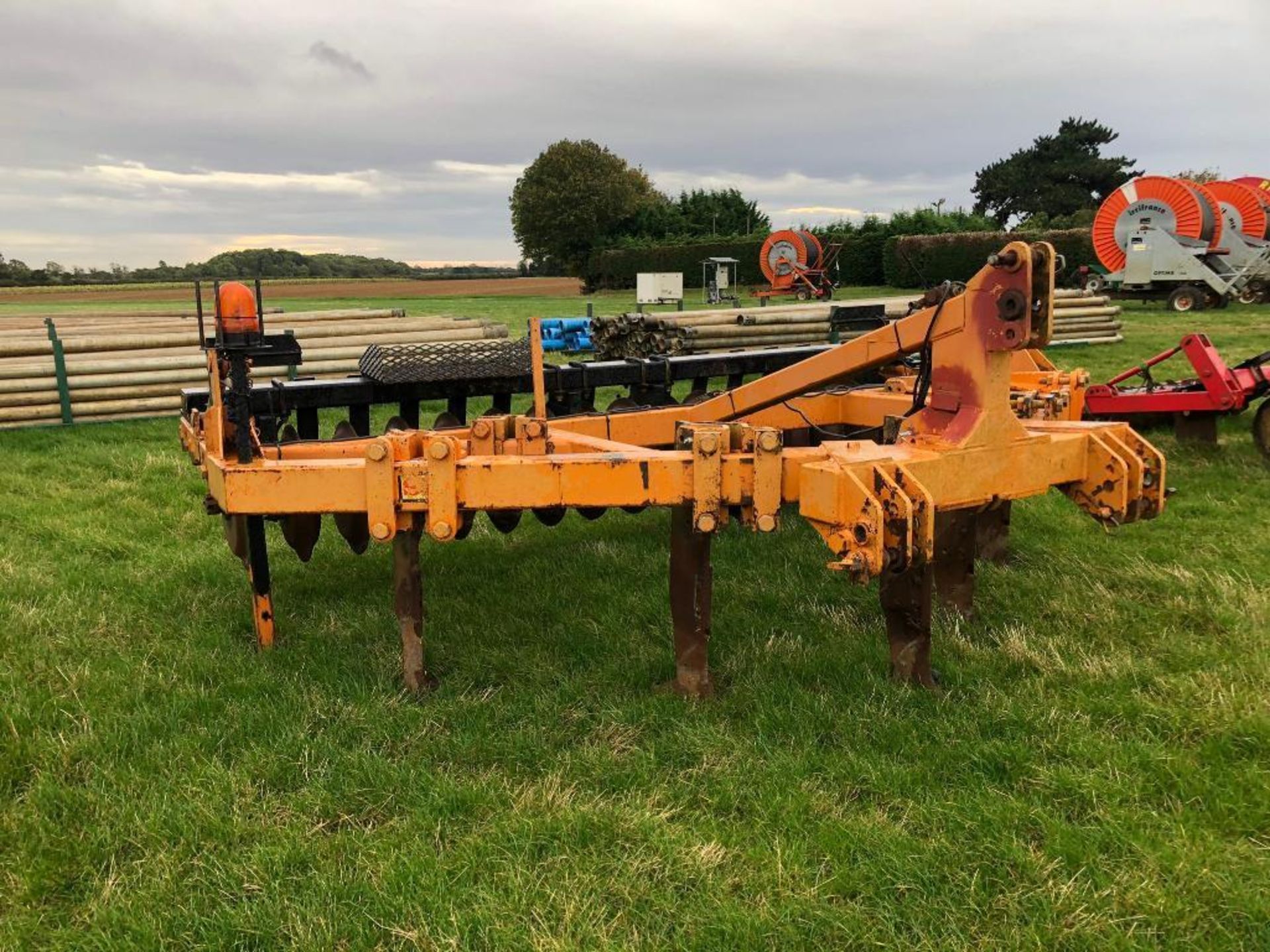 Simba Flatliner FL500/3.8T 5 leg subsoiler with DD packer, linkage mounted with 2 additional leg bra - Image 4 of 10