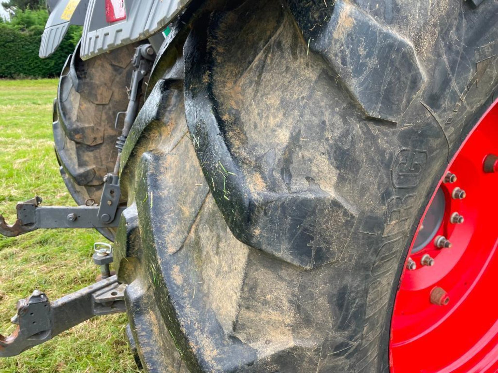 2018 Fendt 930 Vario Profi Plus 65kph 4wd tractor with front and cab suspension, front linkage and h - Image 8 of 20