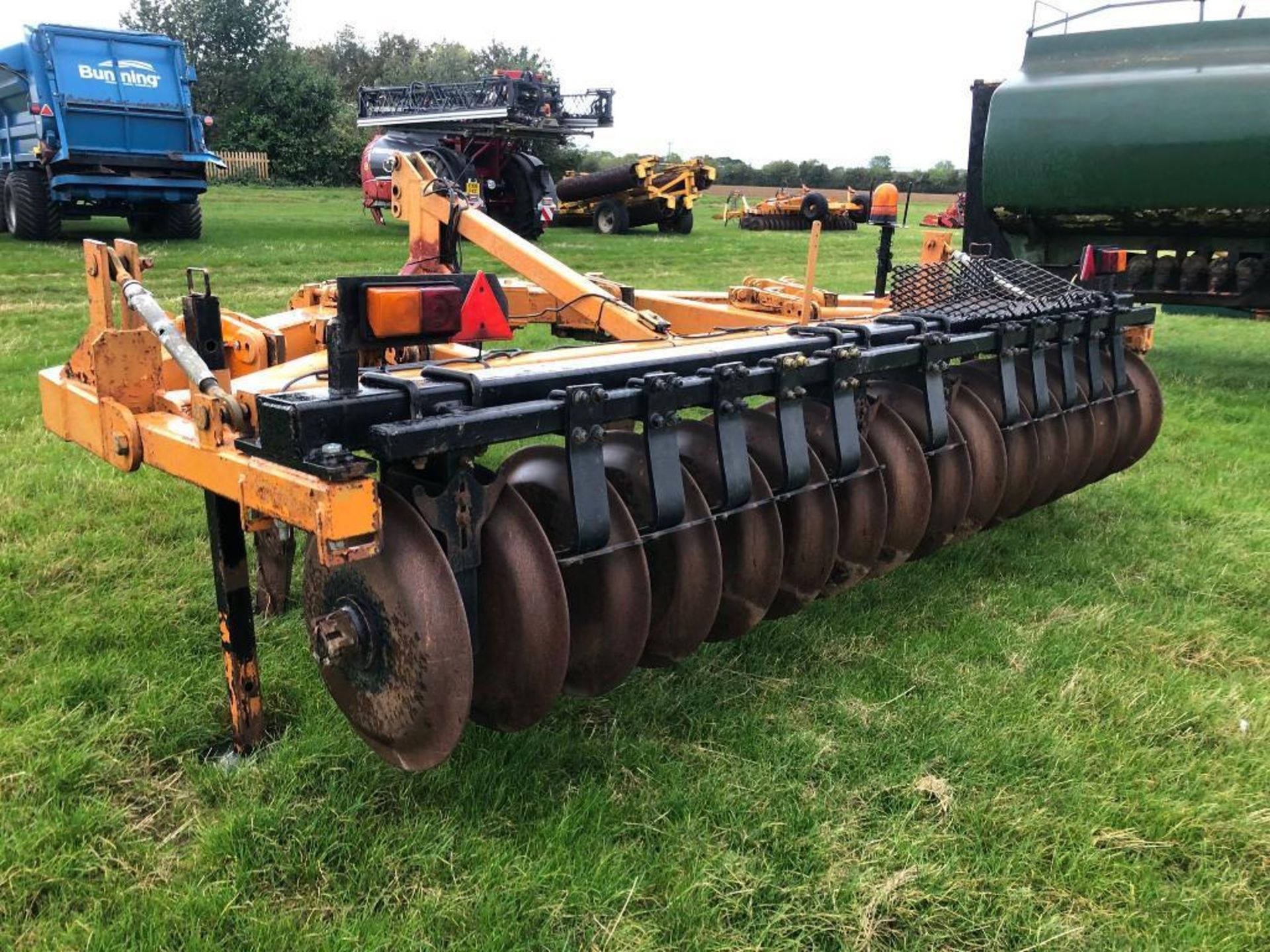 Simba Flatliner FL500/3.8T 5 leg subsoiler with DD packer, linkage mounted with 2 additional leg bra - Image 8 of 10