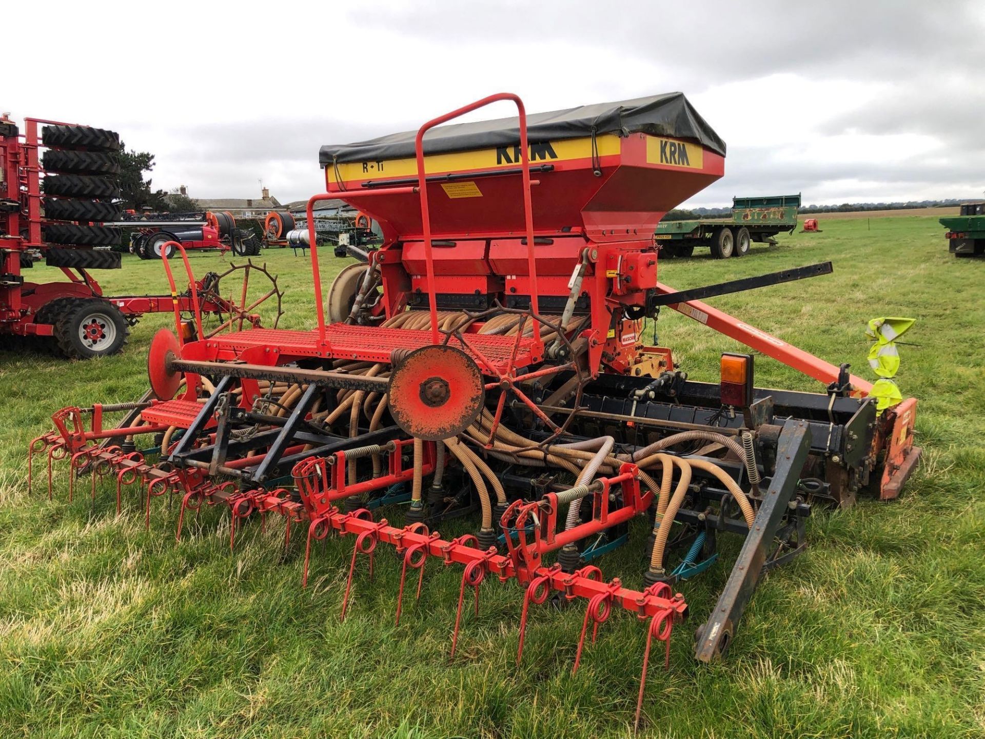 2003 Maschio Reco Tiller DM4000 4m power harrow with rear packer roll and 2000 KRM RTi 2 4m combinat - Image 4 of 13