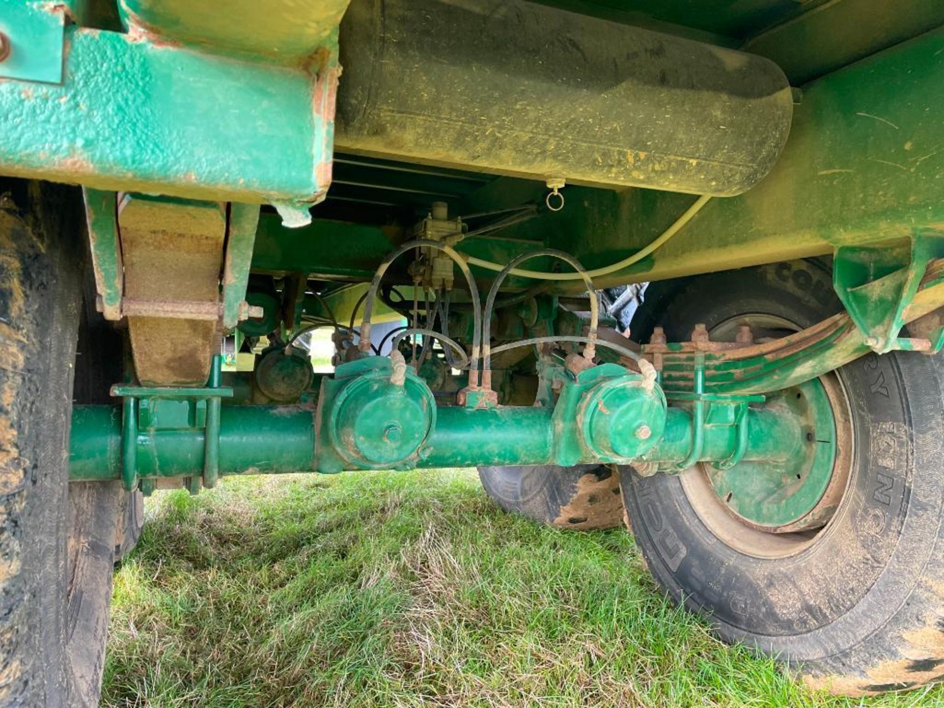 2012 Bailey 18t Beeteaper, sprung drawbar, air brakes, hydraulic tailgate, grain chute, manual rollo - Image 12 of 20