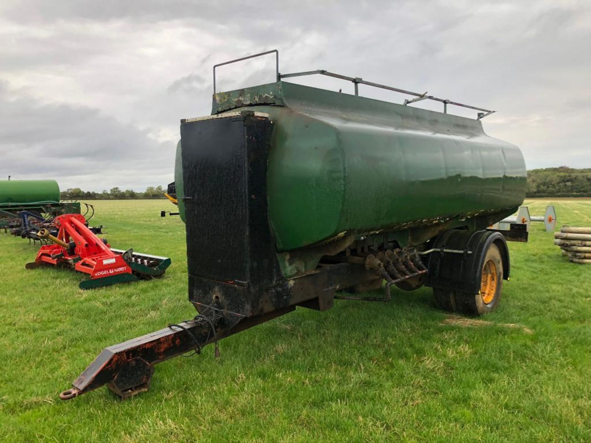 10,000l fuel bowser, with 12v electric pump on 295/80R22.5 wheels and tyres - Image 2 of 5