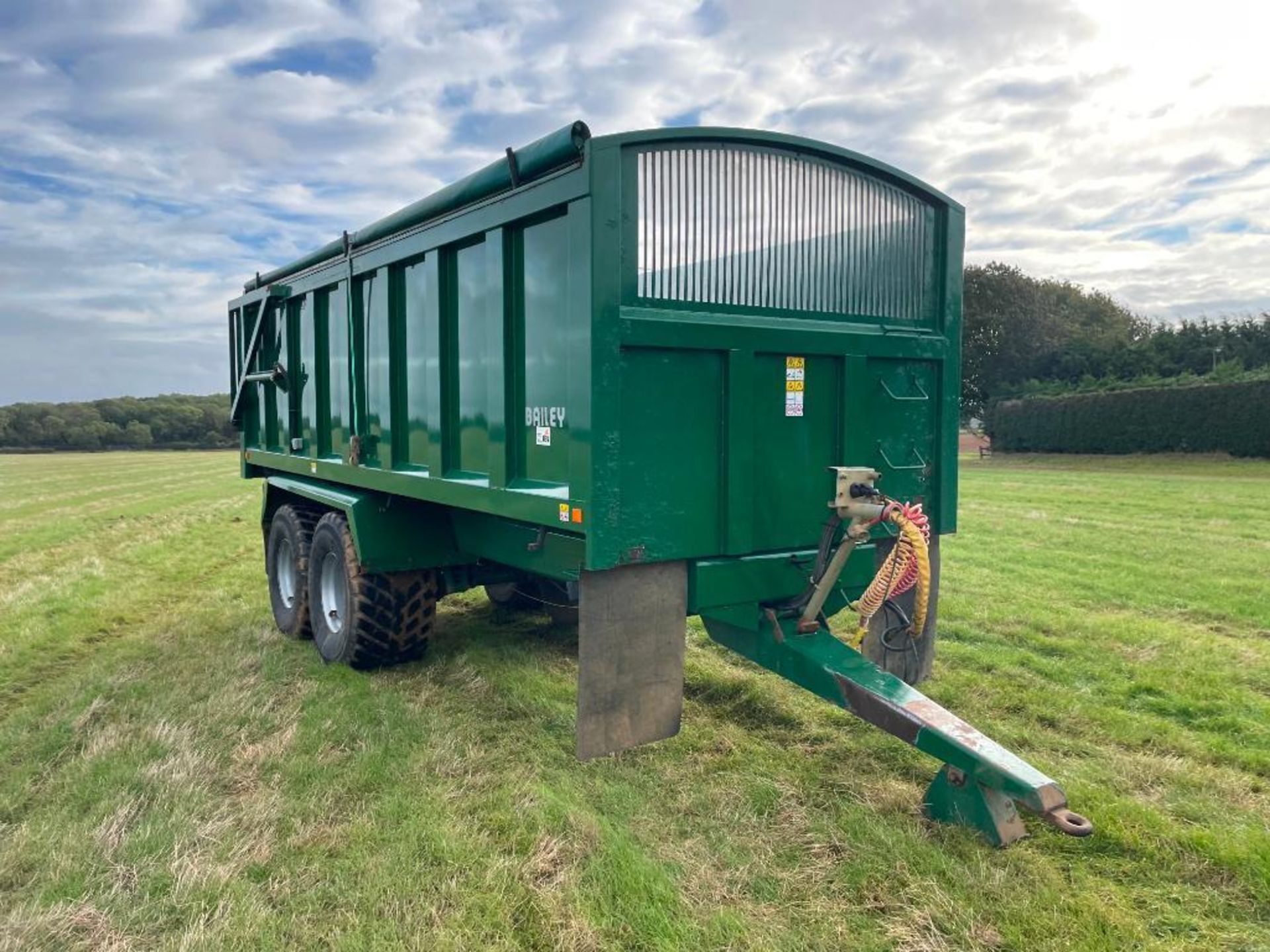 2012 Bailey 18t Beeteaper, sprung drawbar, air brakes, hydraulic tailgate, grain chute, manual rollo - Image 5 of 20