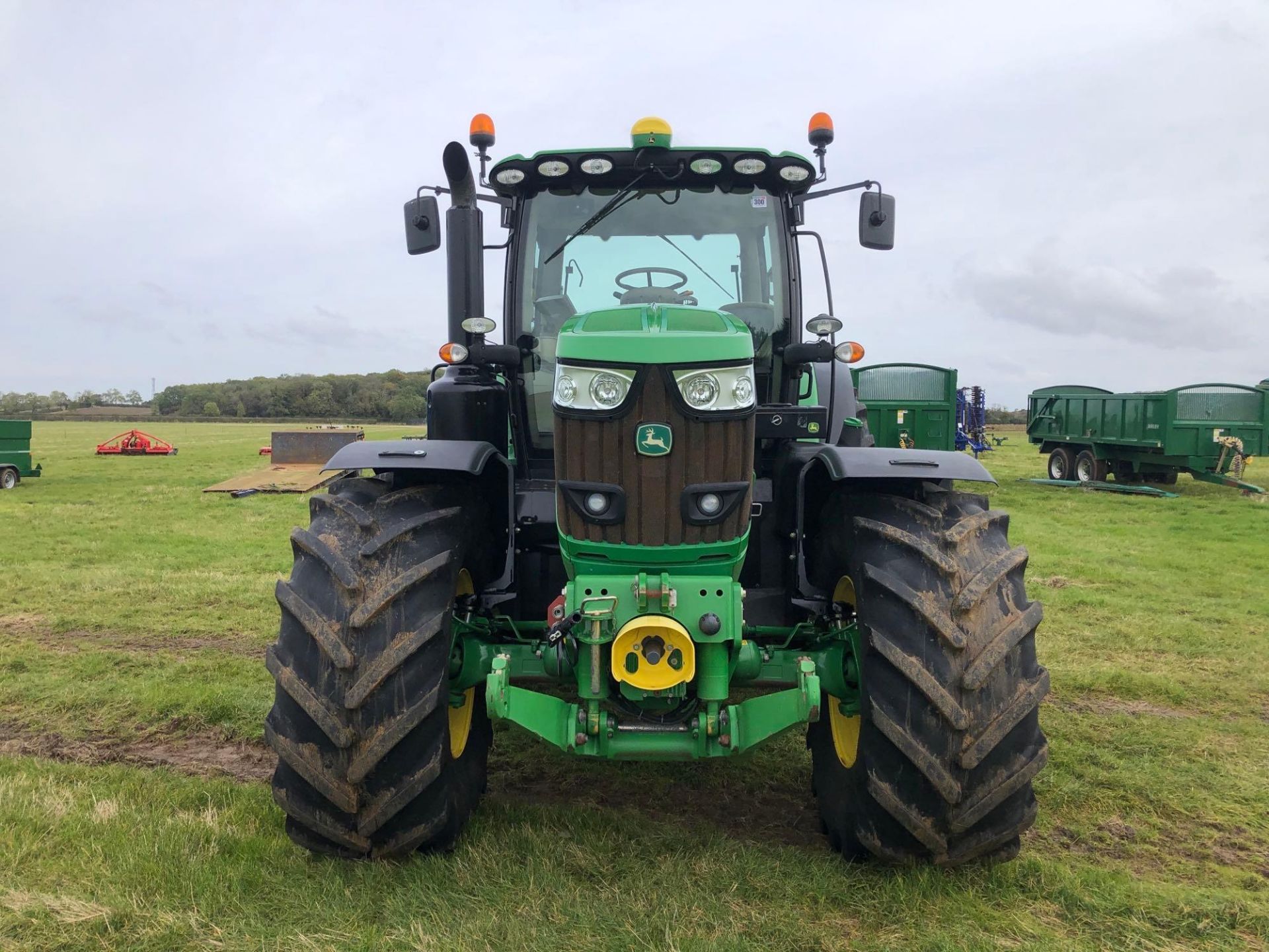 2017 John Deere 6195R 4wd Autopowr 50Kph tractor with front TLS suspension, cab suspension, air brak - Image 16 of 21