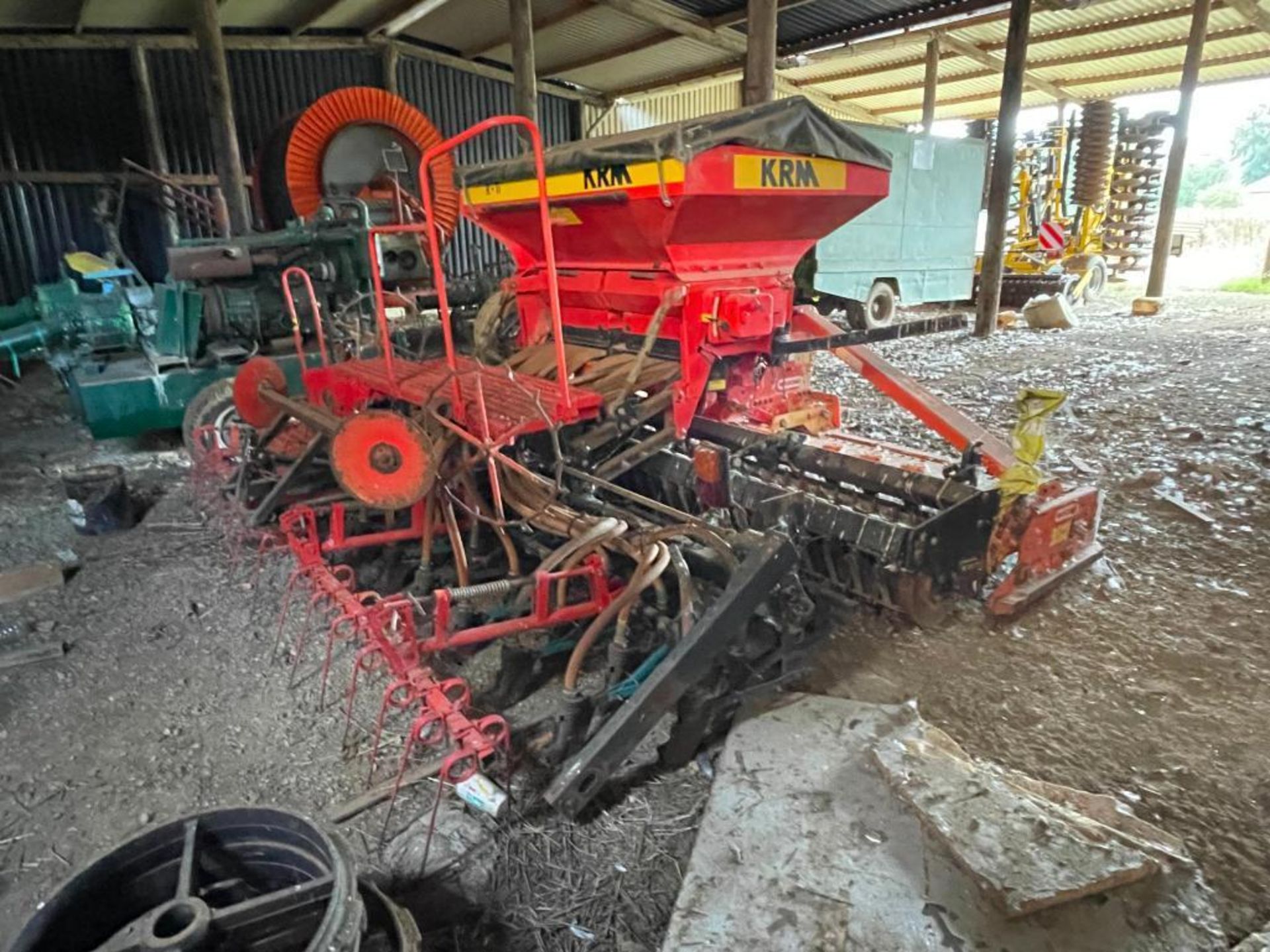2003 Maschio Reco Tiller DM4000 4m power harrow with rear packer roll and 2000 KRM RTi 2 4m combinat - Image 10 of 13