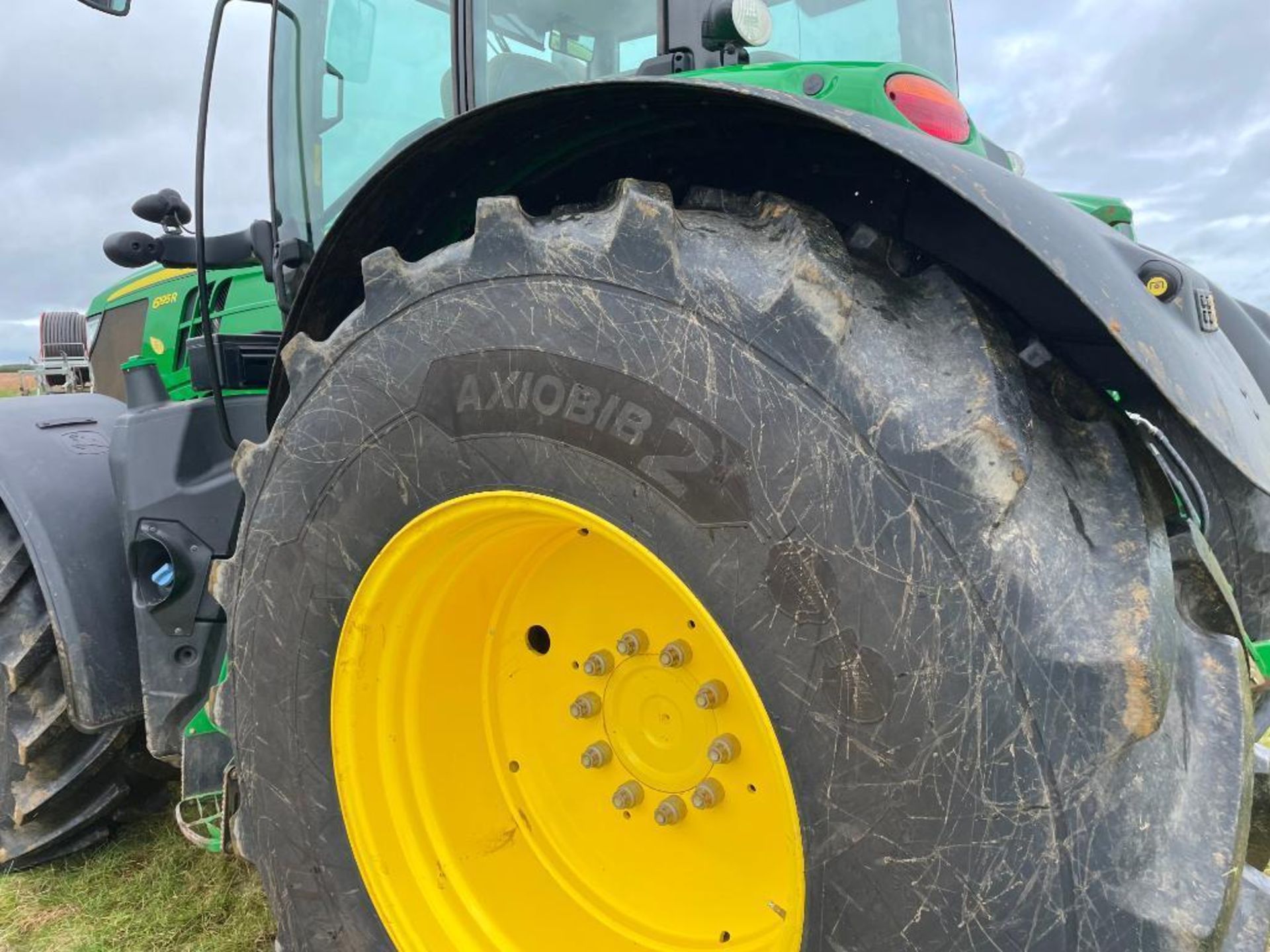 2017 John Deere 6195R 4wd Autopowr 50Kph tractor with front TLS suspension, cab suspension, air brak - Image 9 of 21