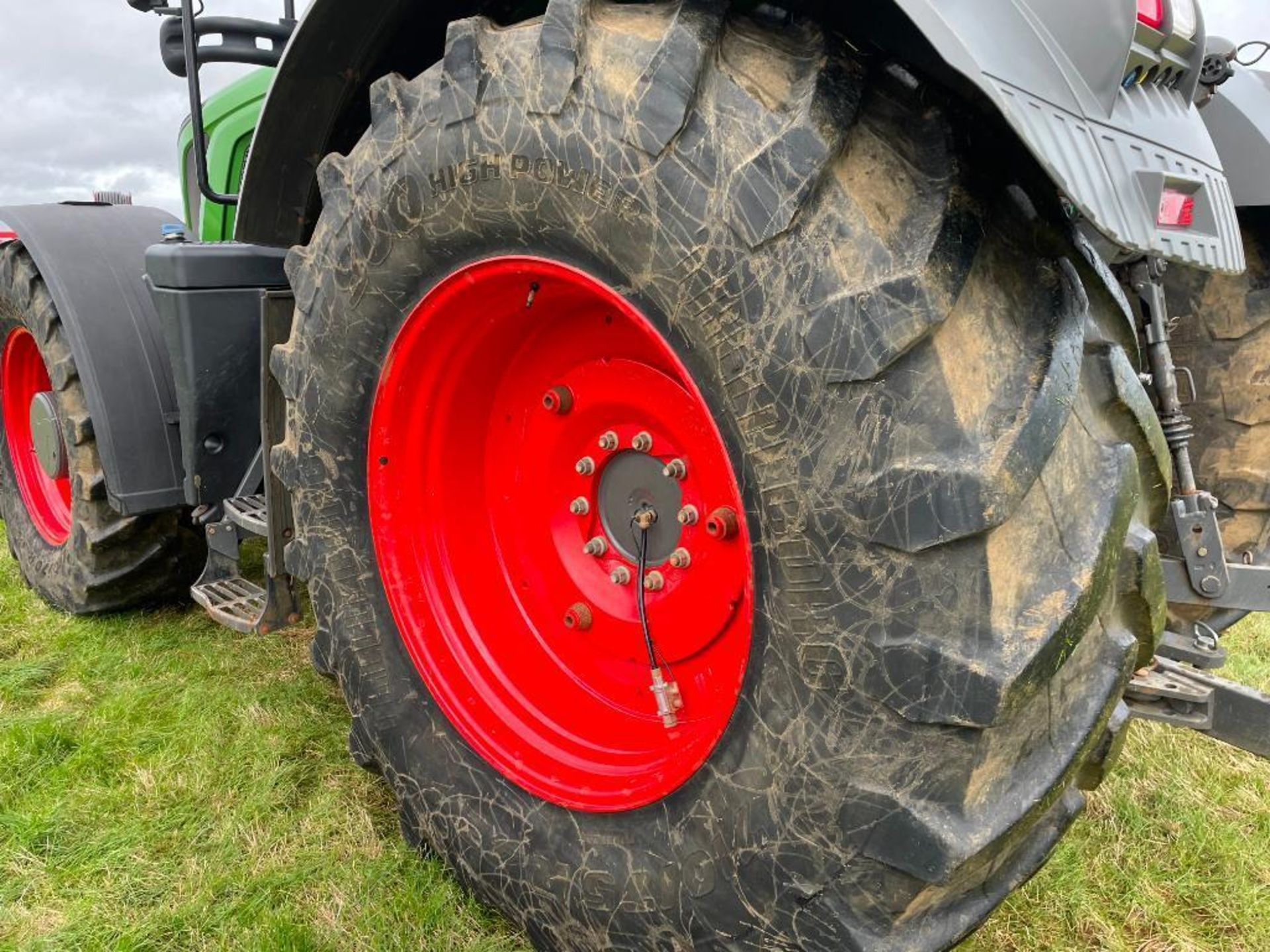 2018 Fendt 930 Vario Profi Plus 65kph 4wd tractor with front and cab suspension, front linkage and h - Image 13 of 20