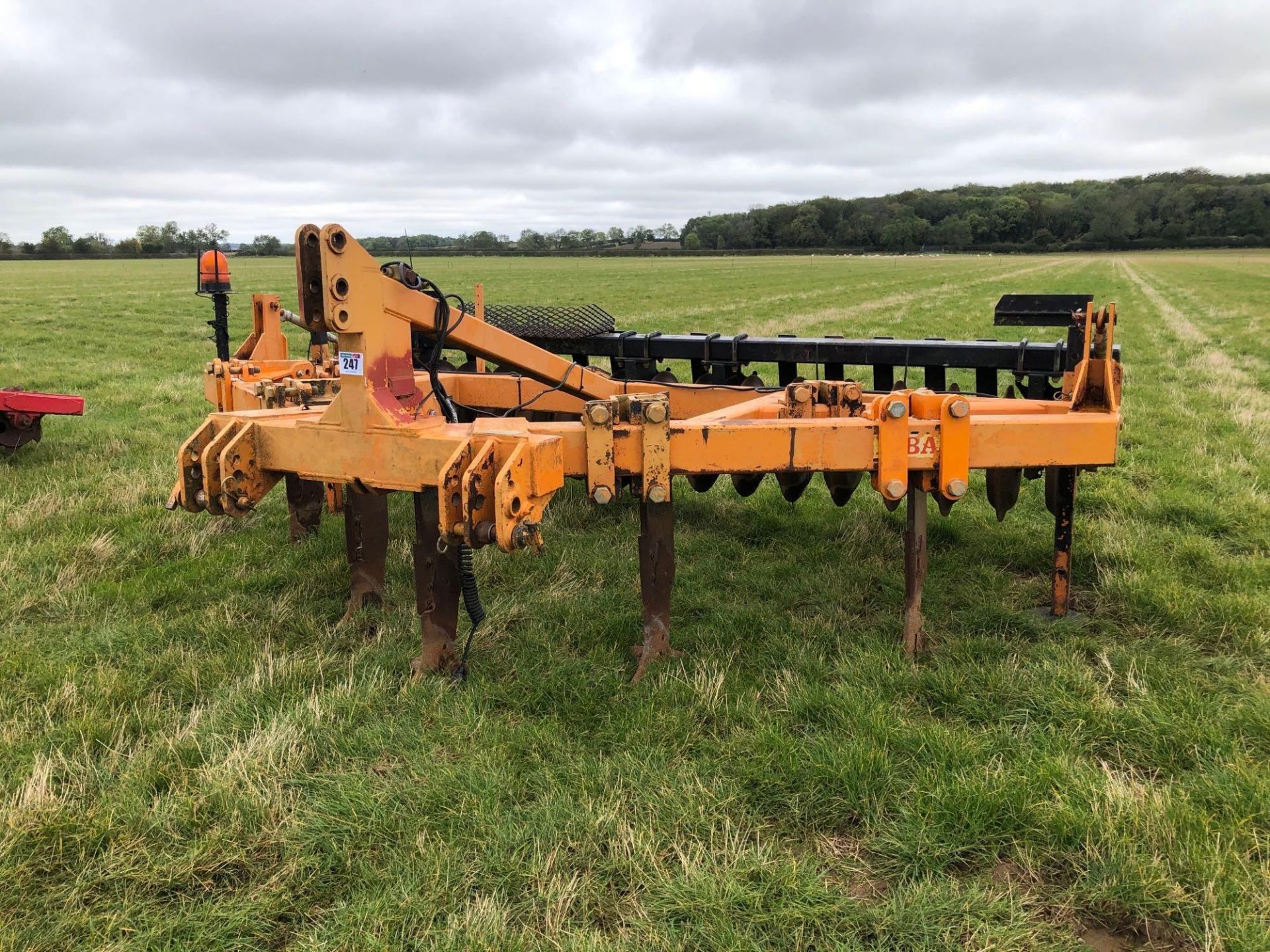 Simba Flatliner FL500/3.8T 5 leg subsoiler with DD packer, linkage mounted with 2 additional leg bra