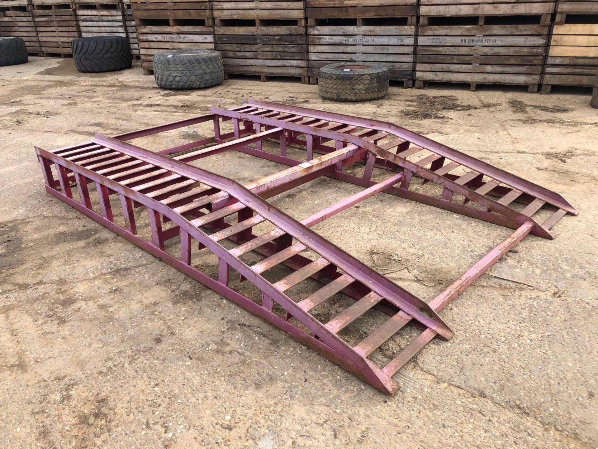 Heavy duty fixed vehicle ramp - Image 2 of 3