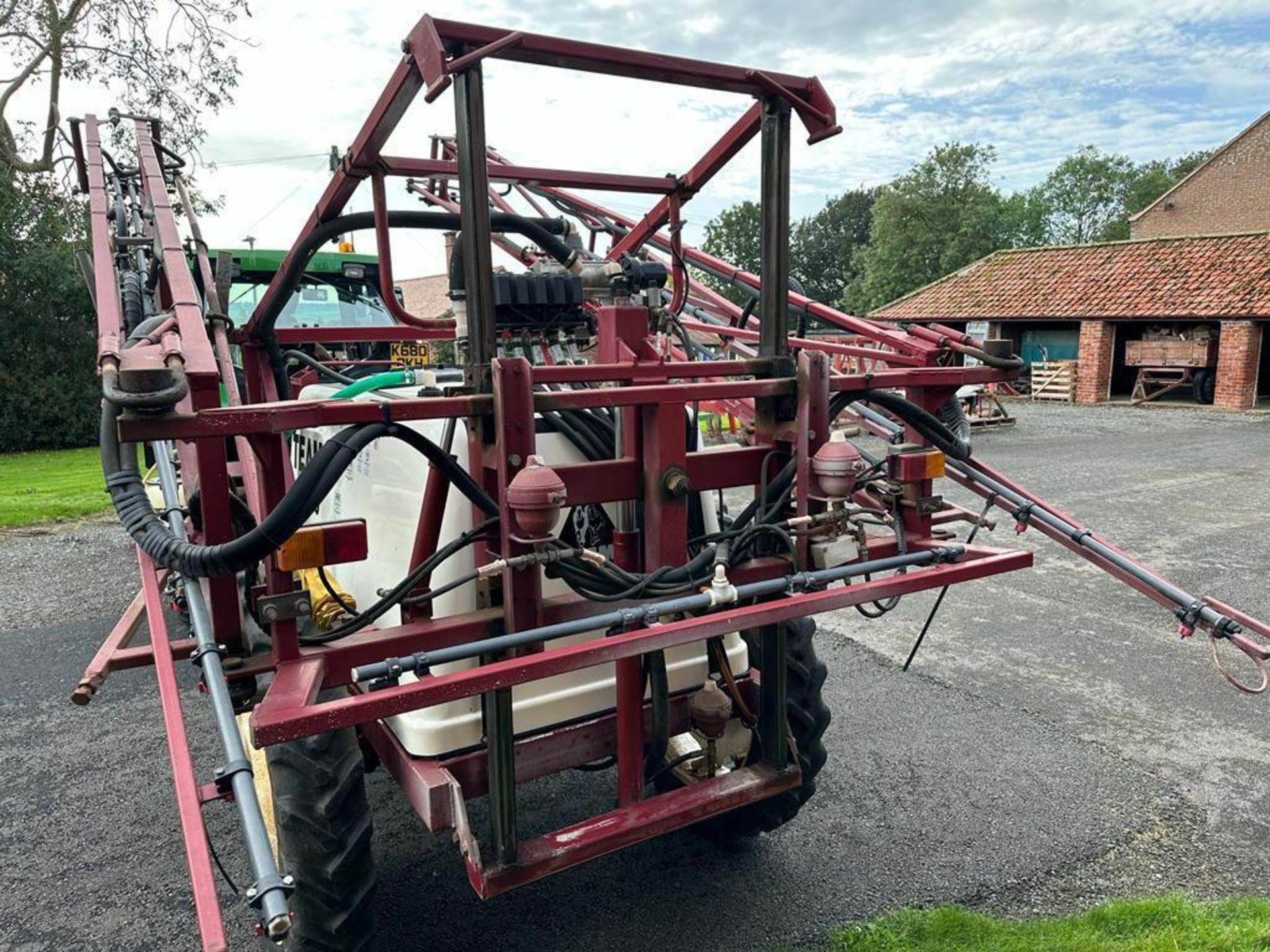 2001 Team Sprayers trailed sprayer, 2,000 litre tank, 20m booms, tracking drawbar, induction hopper, - Image 6 of 7