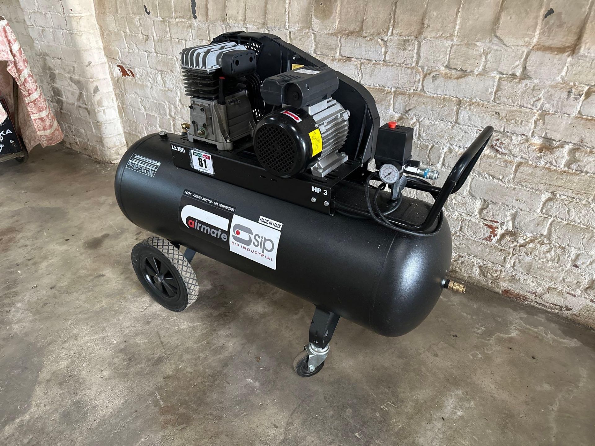 2022 Nuair Airmate 3hp compressor. As new.  Manual in the office - Image 2 of 3