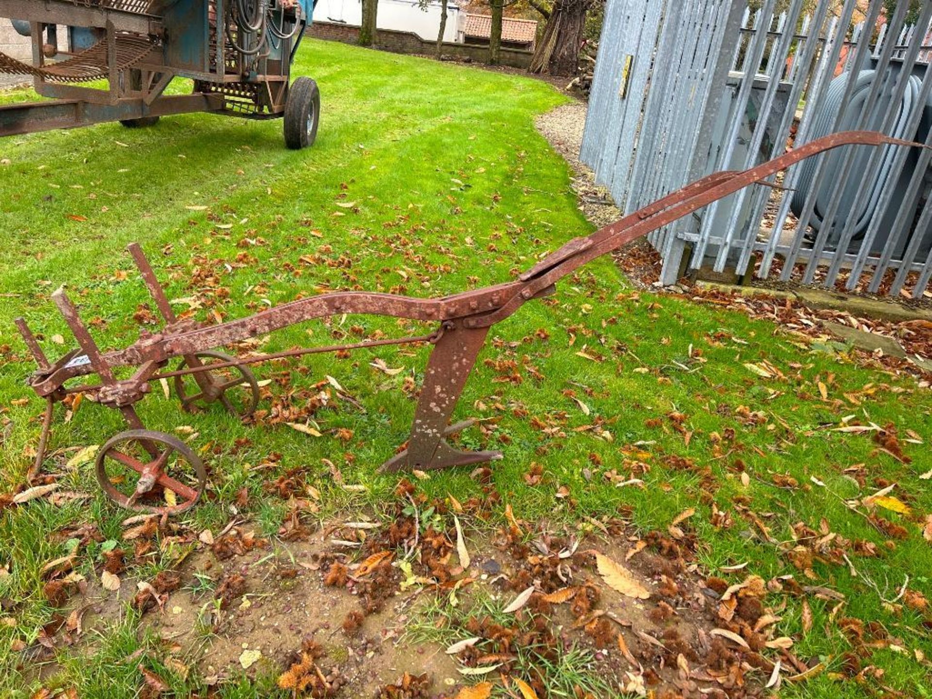 Bedford Plough horse drawn super beet lifter - Image 2 of 4