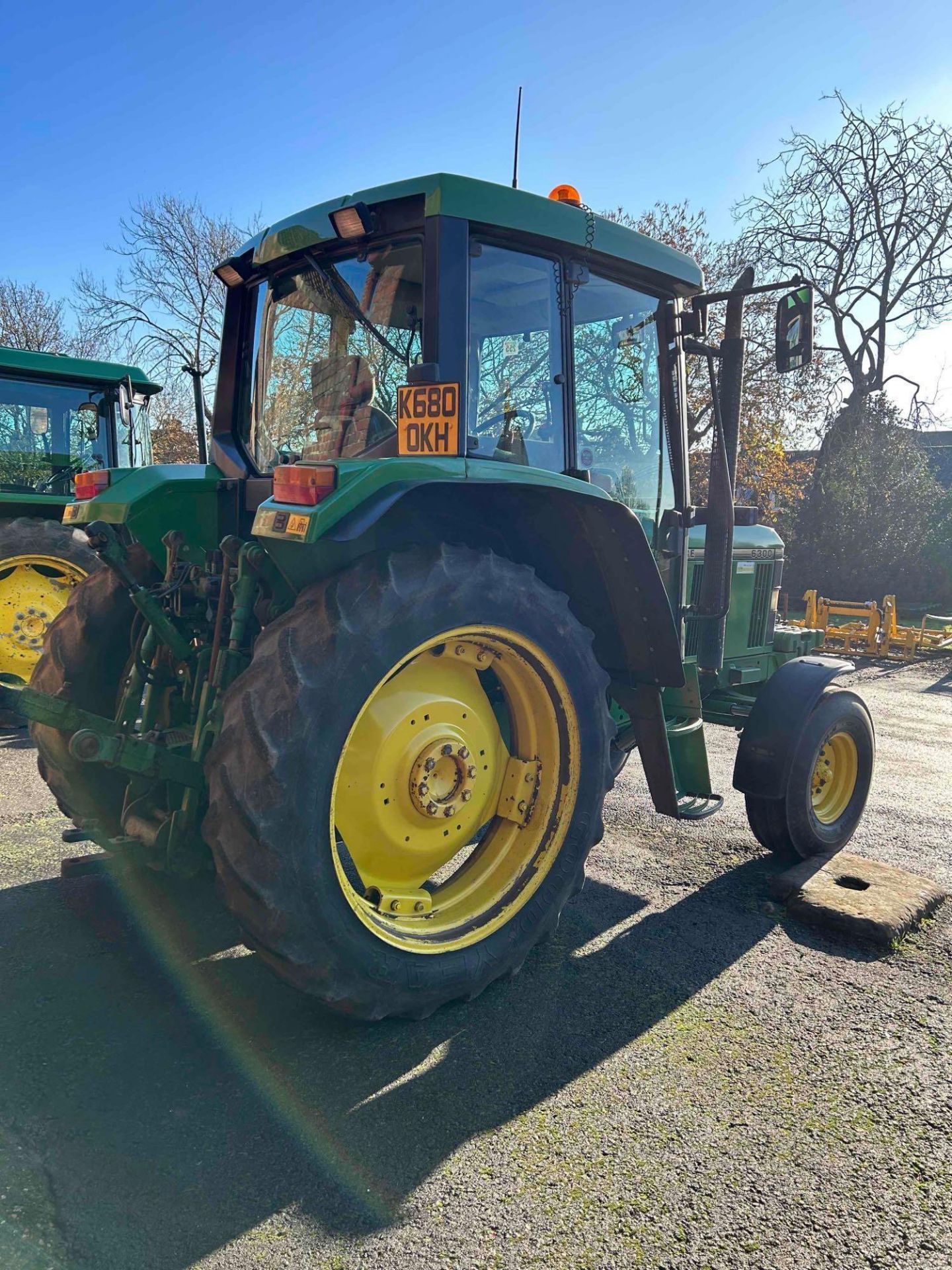 1993 John Deere 6300 Power Quad tractor on 10.0-16 front and 13.6r38 rear wheels and tyres. On farm - Image 15 of 17