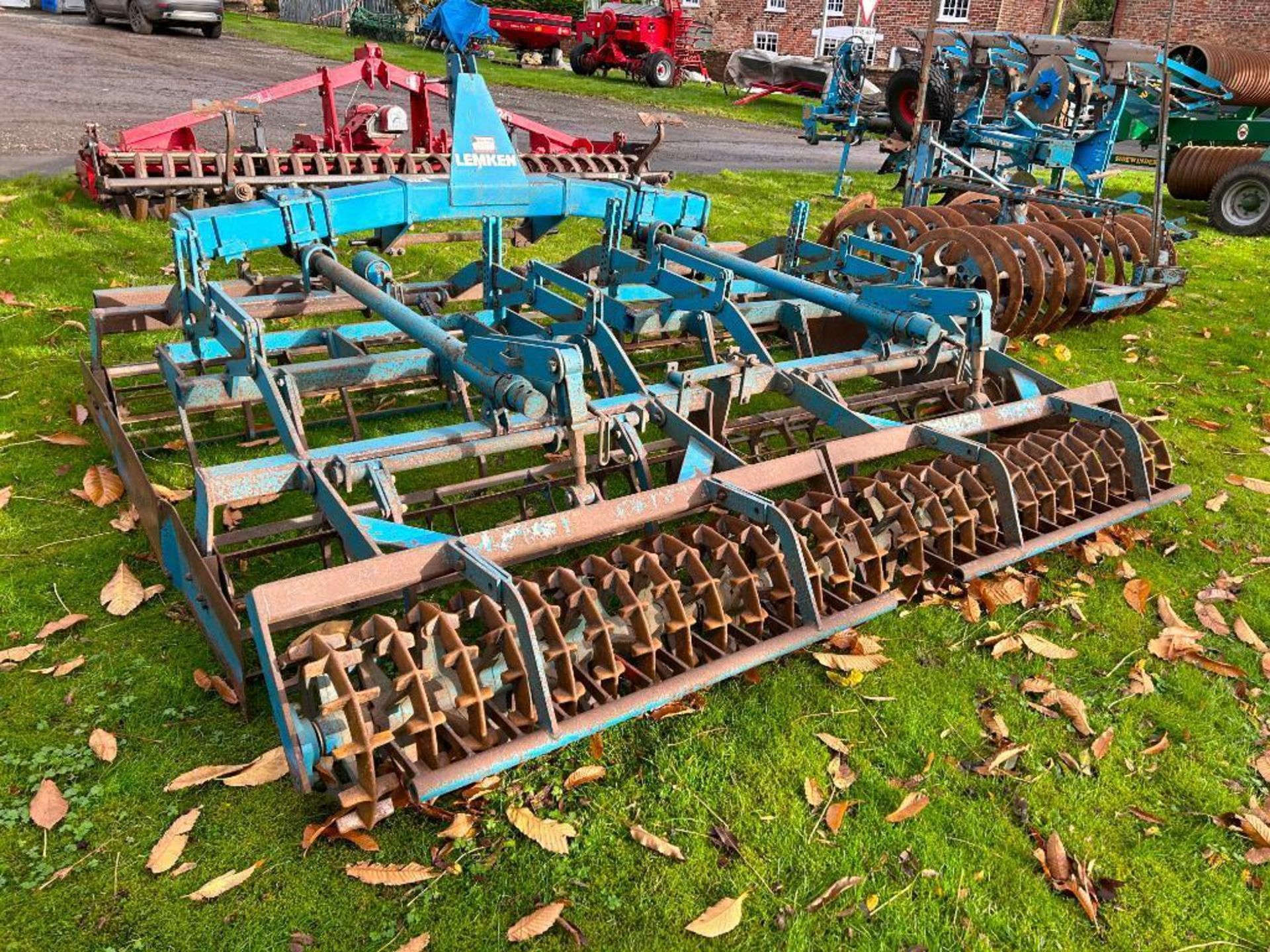 1990 Lemken S300 3m Terra Tilth c/w set of brand new tines. Serial No: 164 577.  Manual in the offic - Image 4 of 9