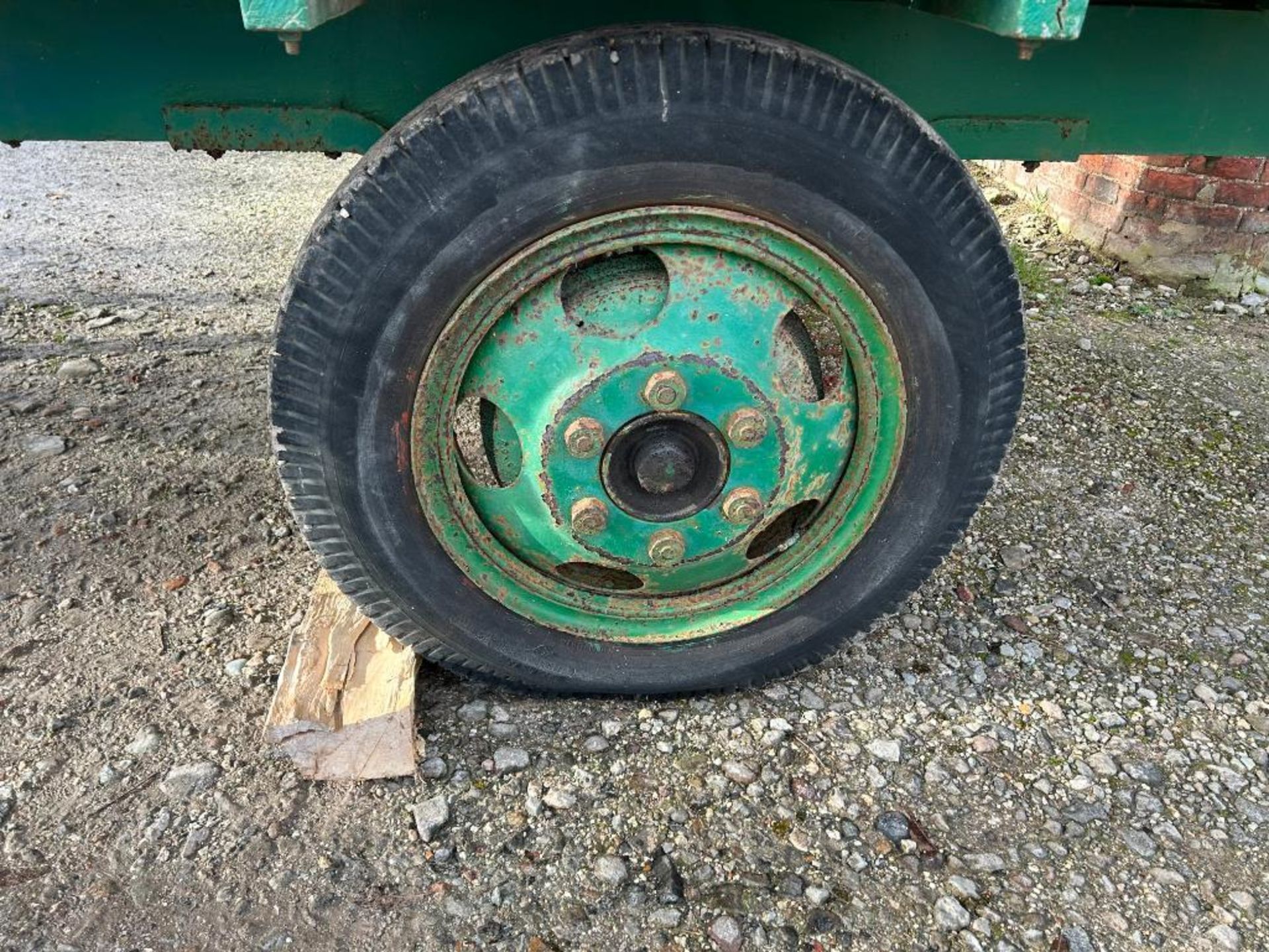 Single axle trailer, wooden floor and sides - Image 3 of 5