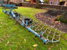 1974 Parmiter 6.4m hydraulic folding straight harrows