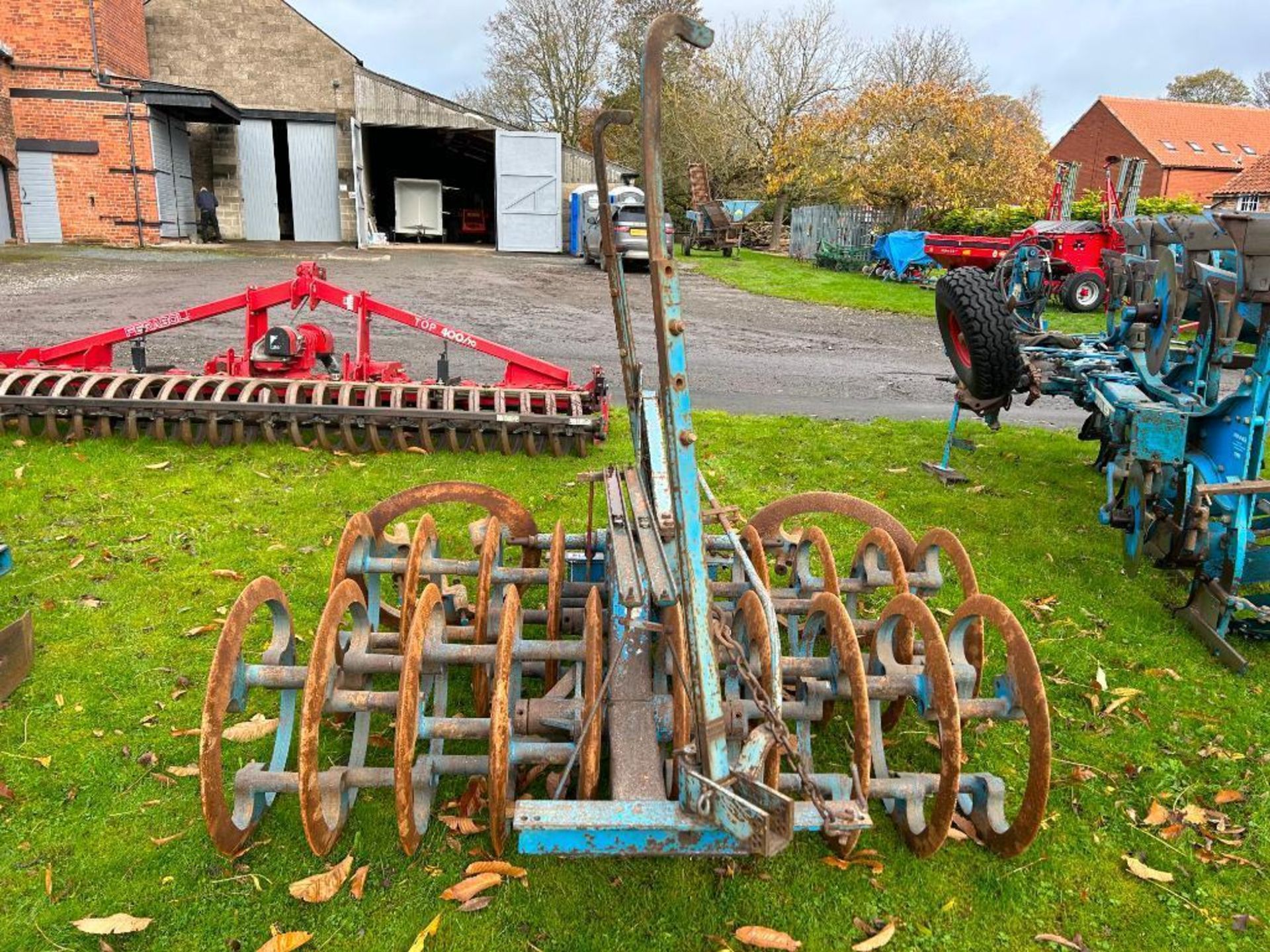 1985 Lemken 1.82m press on 3 point linkage frame, c/w 2 press rings. On farm from new. Serial No: 00 - Image 2 of 6