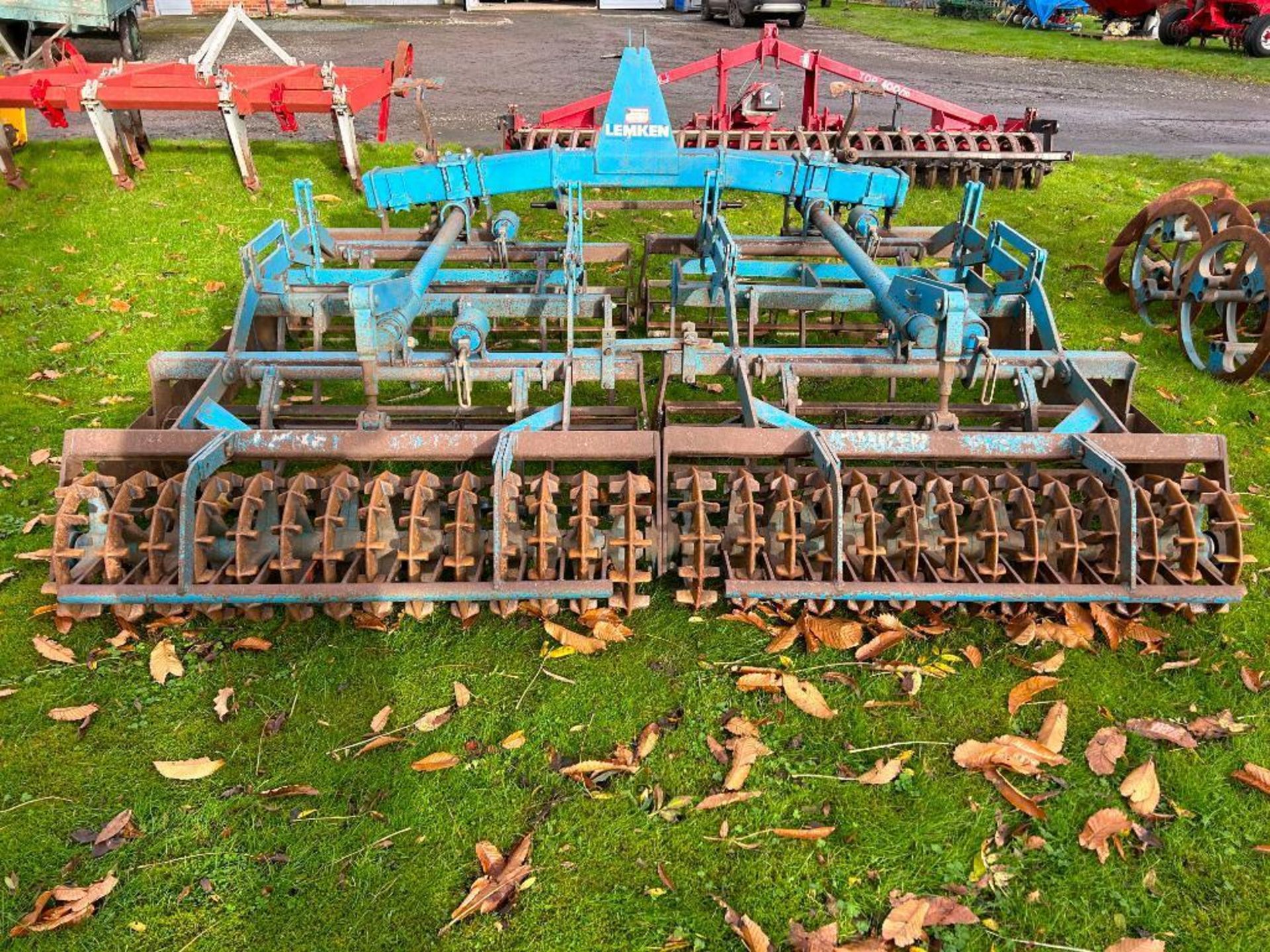 1990 Lemken S300 3m Terra Tilth c/w set of brand new tines. Serial No: 164 577.  Manual in the offic - Image 5 of 9