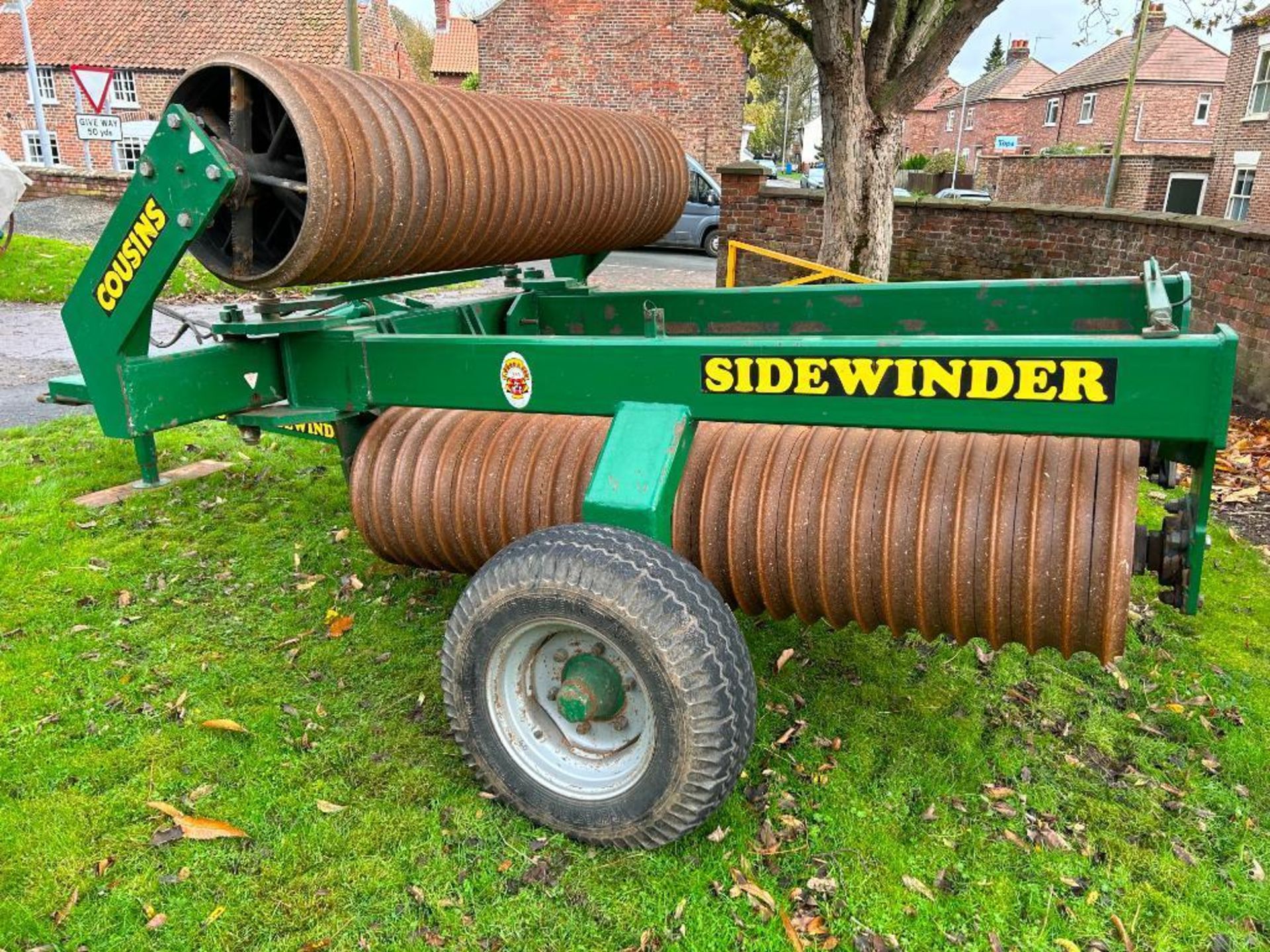1996 Cousins 6.2m Sidewinder hydraulic folding Cambridge rolls Manual in the office - Image 3 of 10