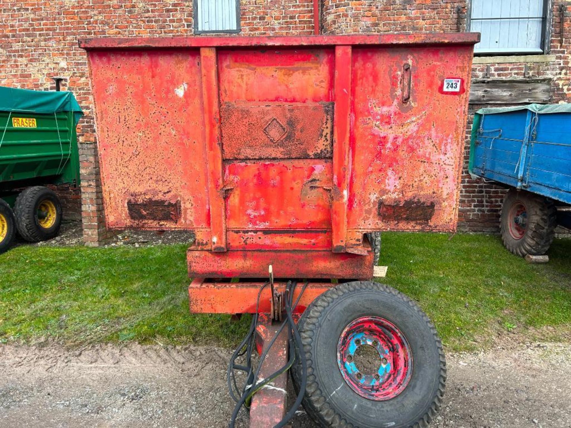 1981 Triffitt Trailers 6T High lift twin axle grain trailer, hydraulic tipping, self-opening rear do