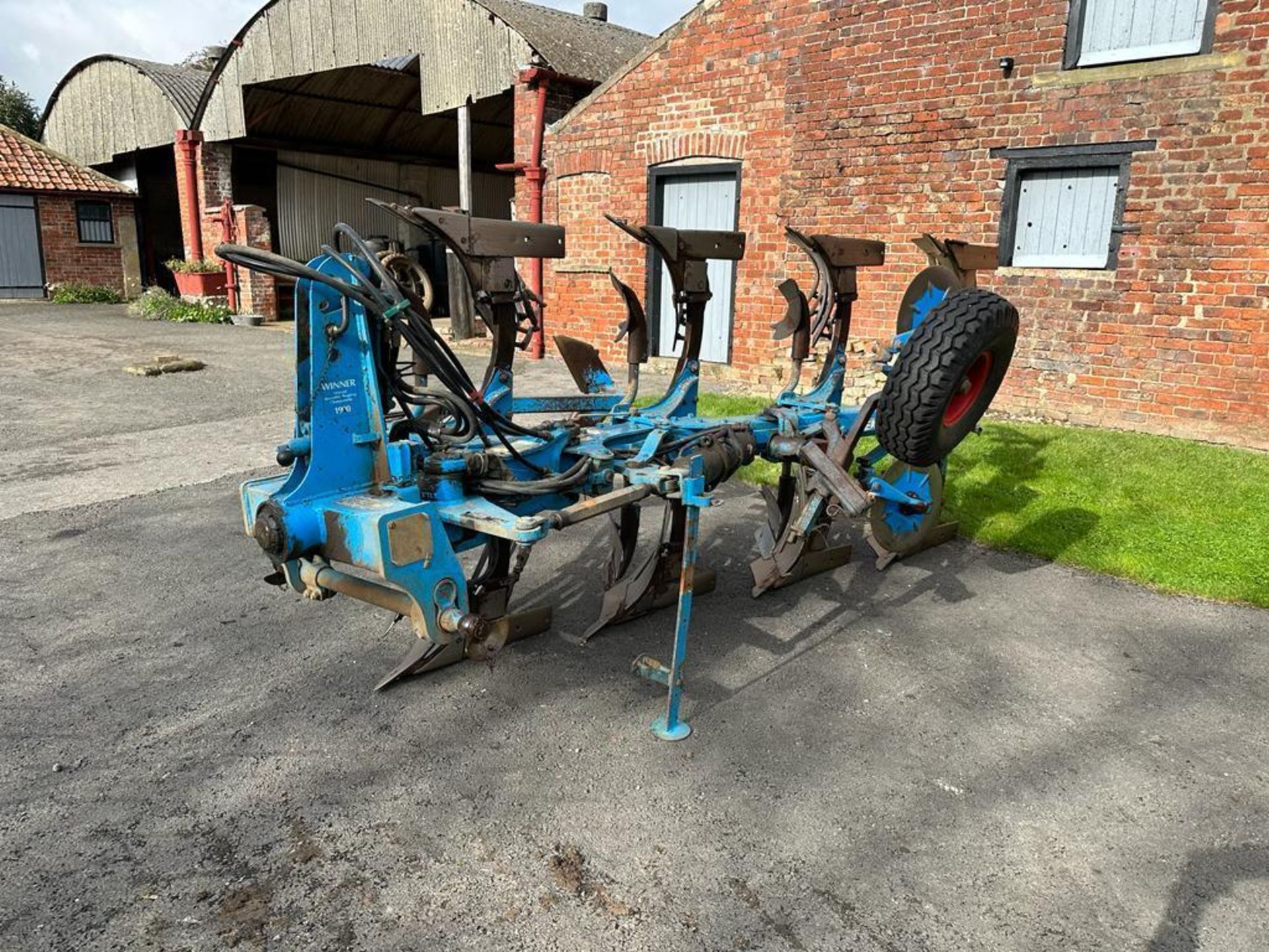 1991 Lemken DL5120 4 furrow hydraulic vari-width reversible plough with slatted mouldboards, c/w dep - Image 8 of 14