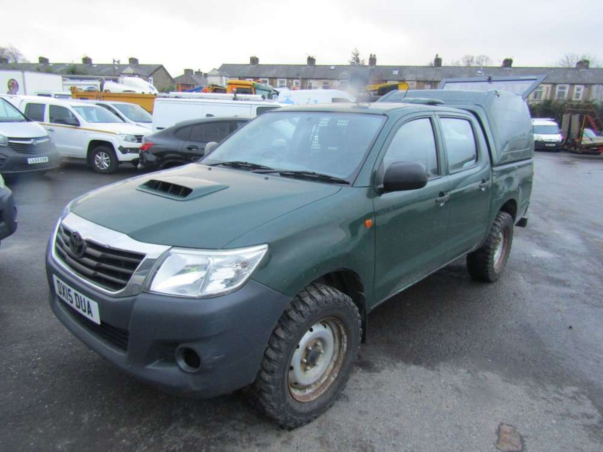 2015 15 reg Toyota Hilux 2.5 D4D - Image 2 of 8